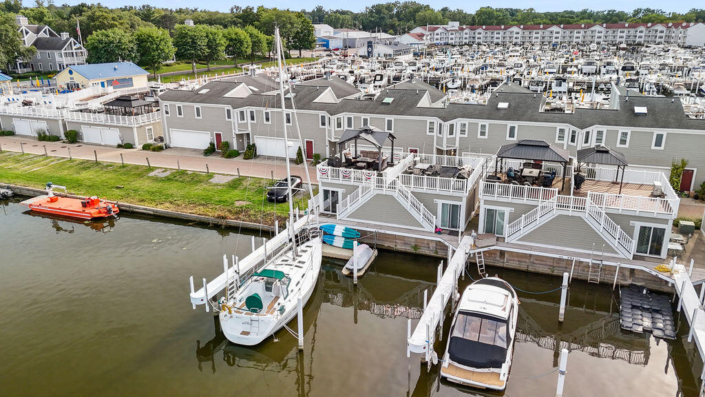 33 Harbor Isle Drive