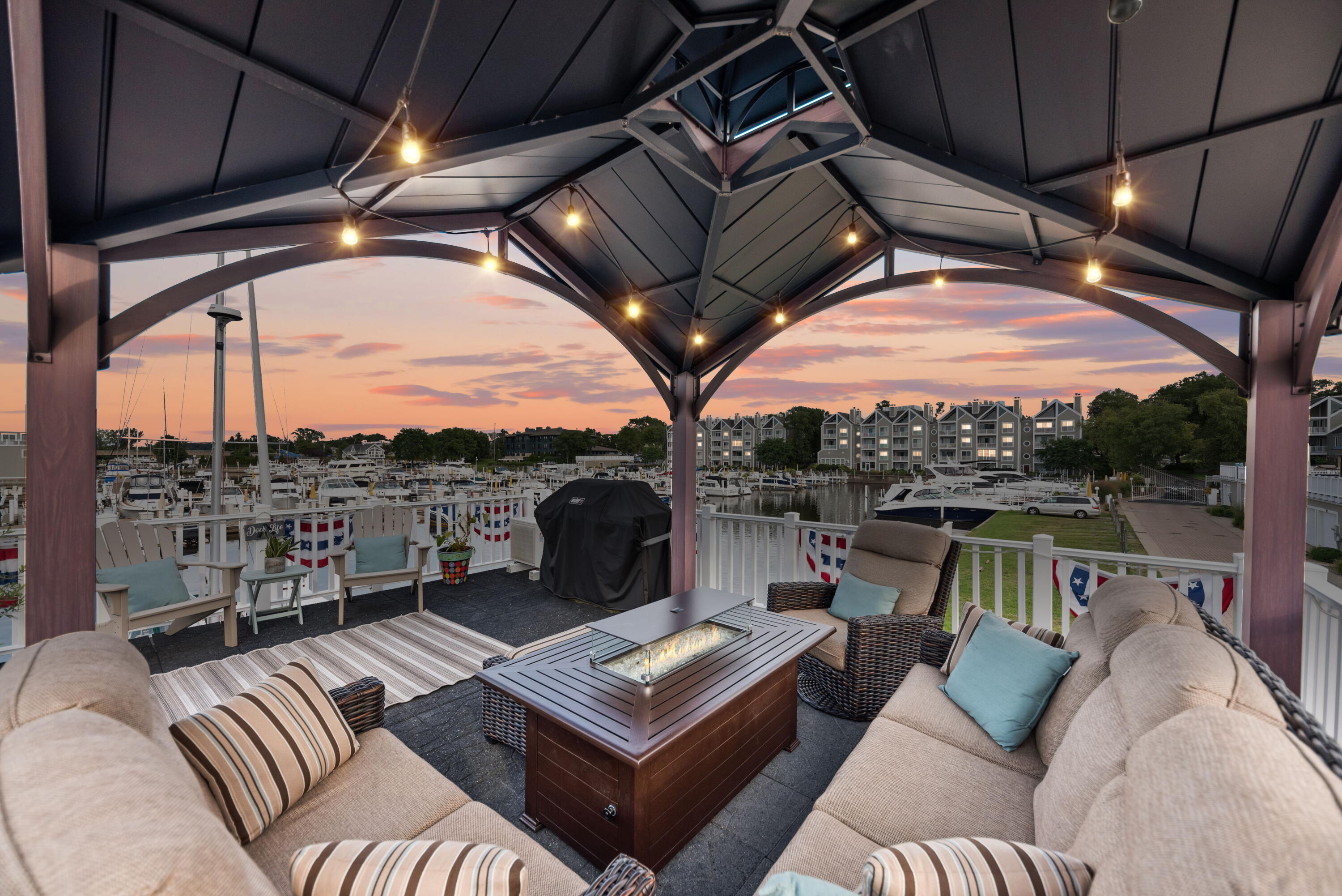 33 Harbor Isle Drive