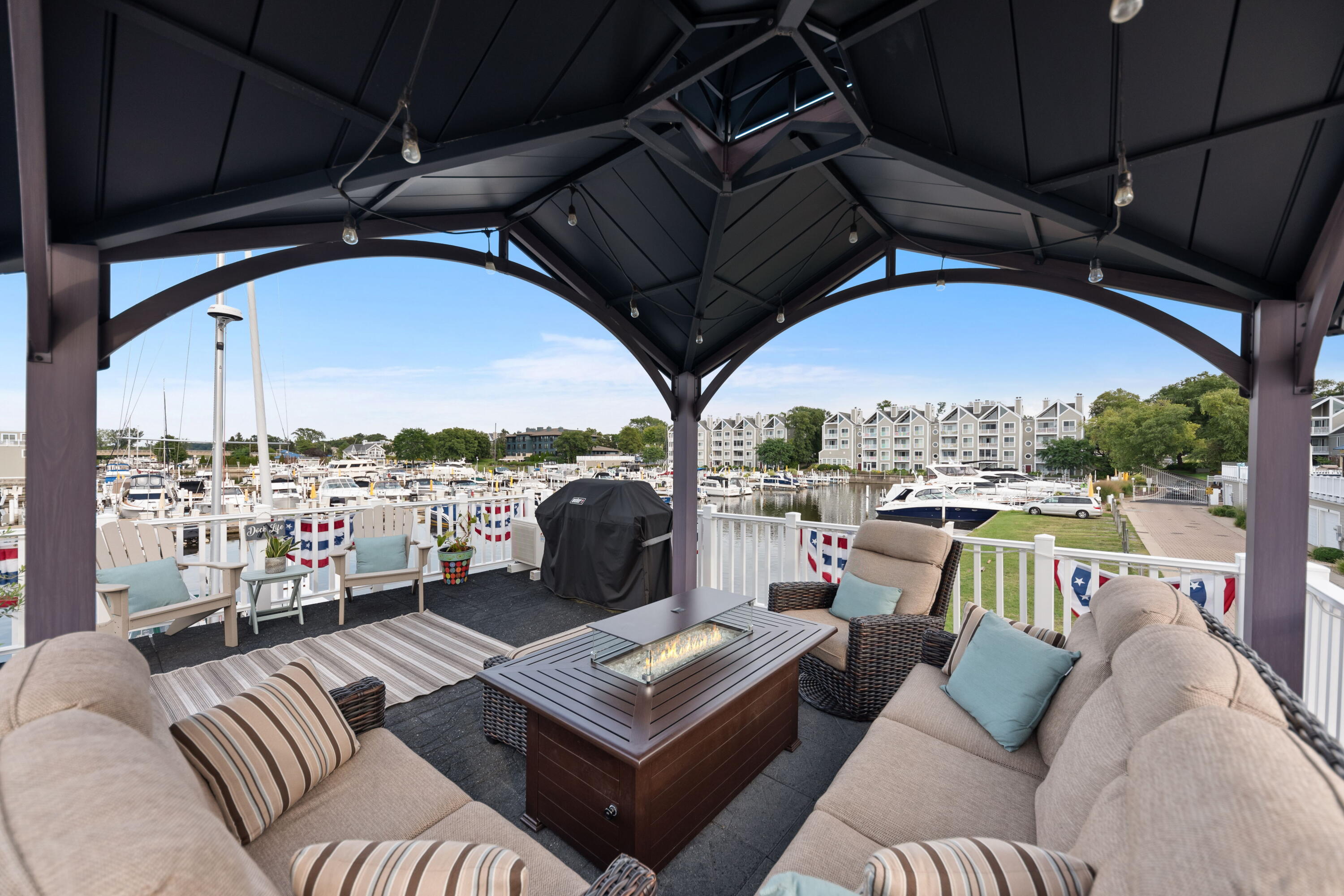 33 Harbor Isle Drive