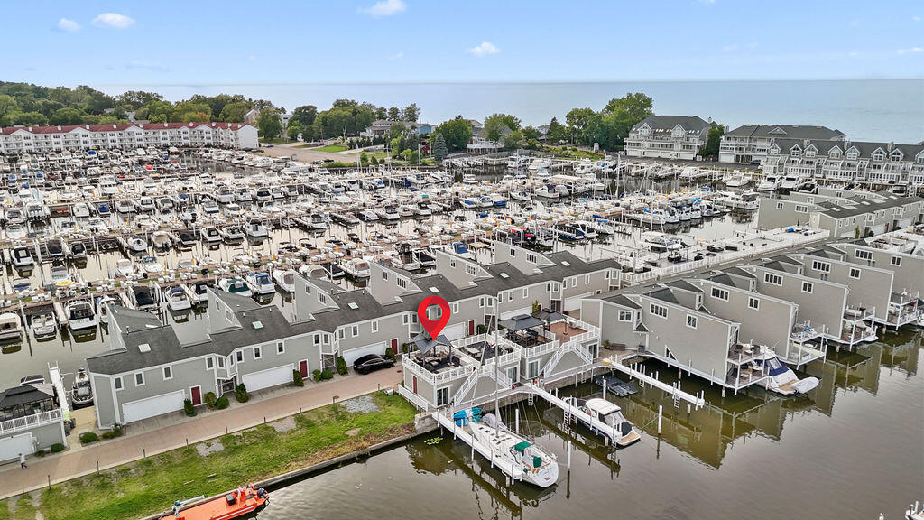 33 Harbor Isle Drive