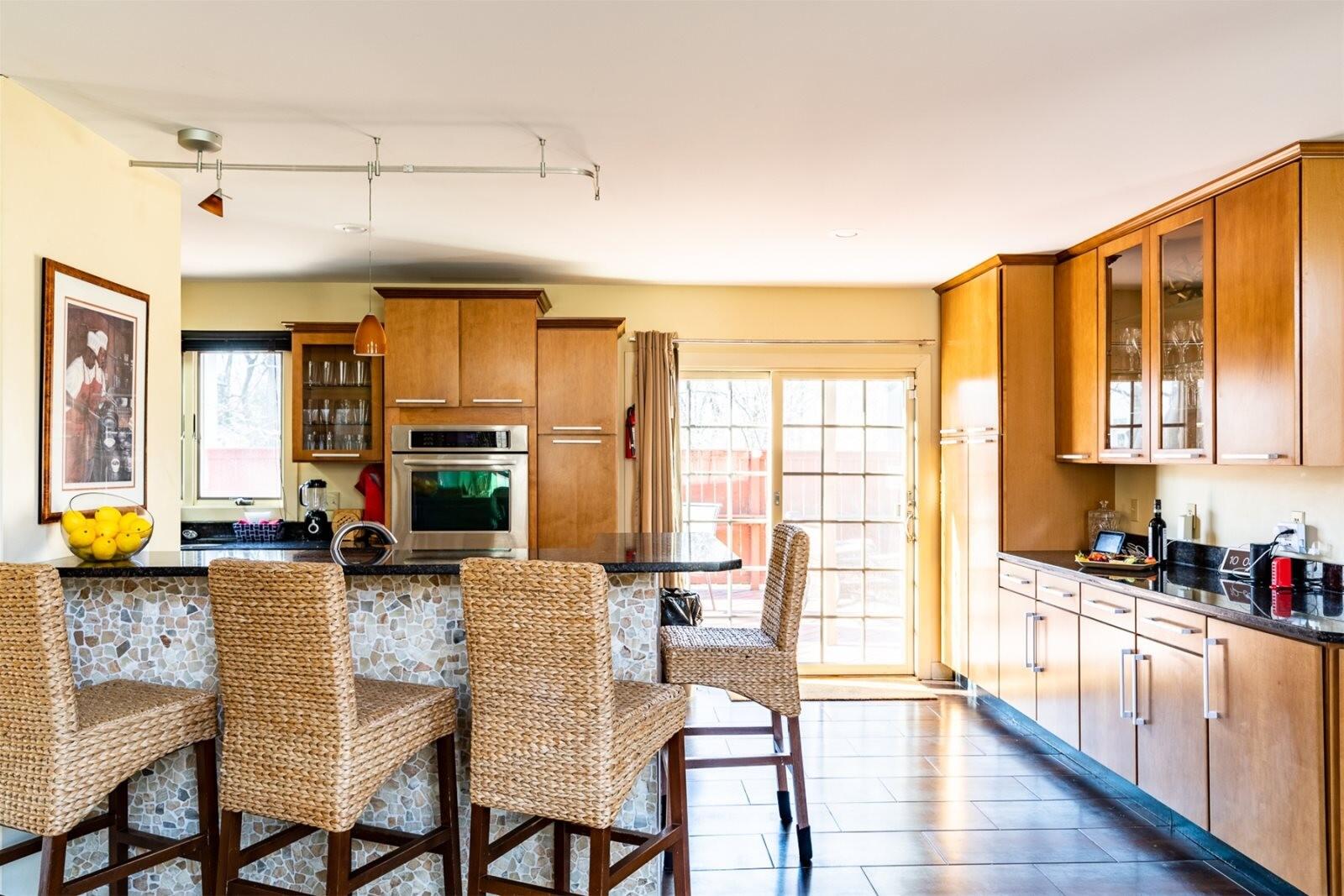 15445 Lakeshore Road