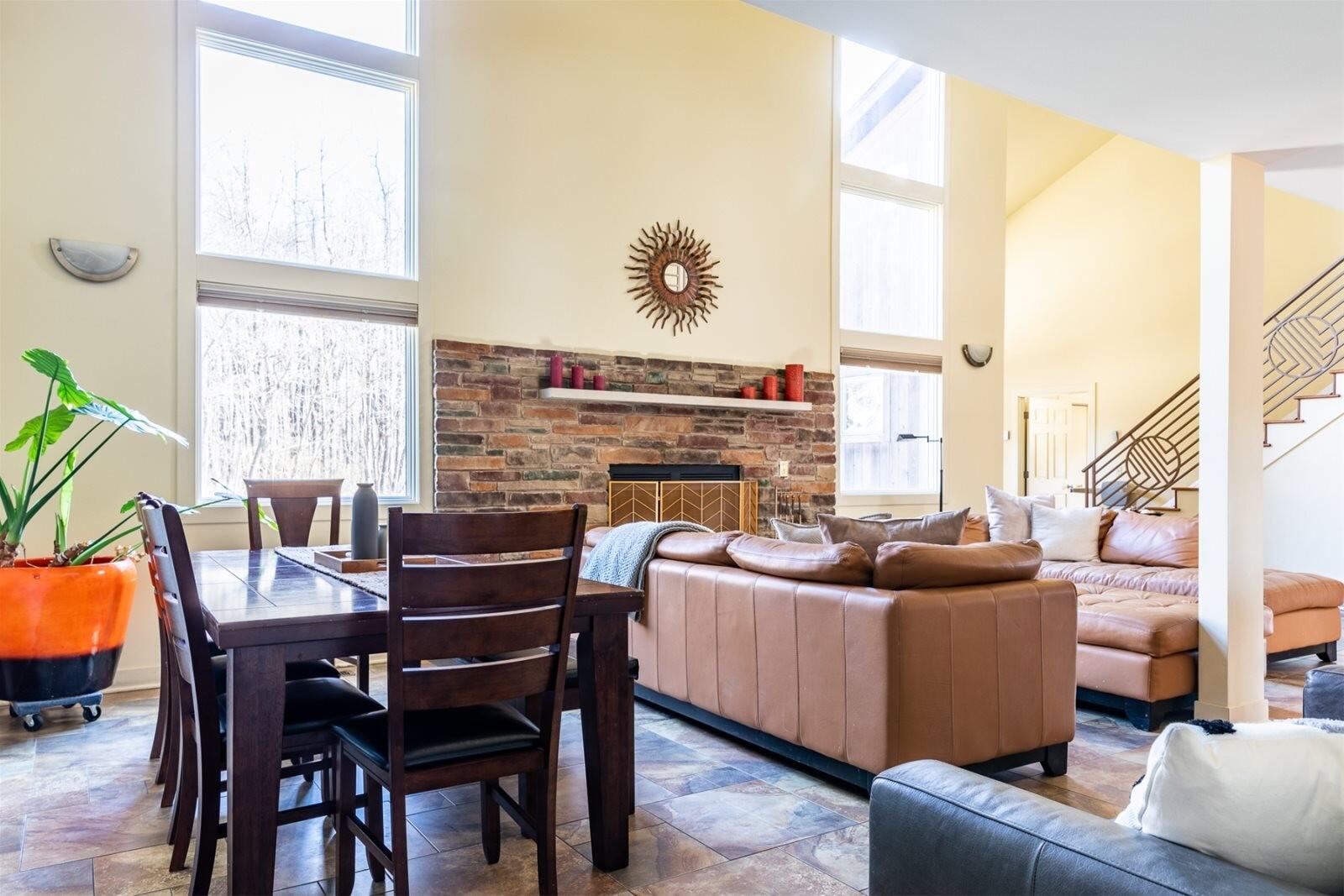 15445 Lakeshore Road