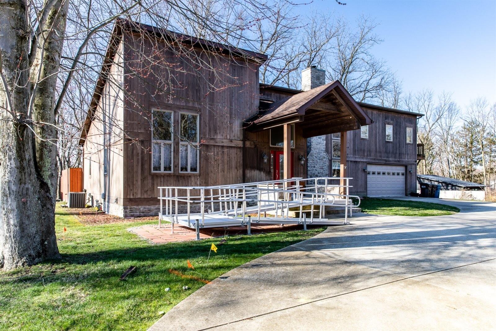 15445 Lakeshore Road
