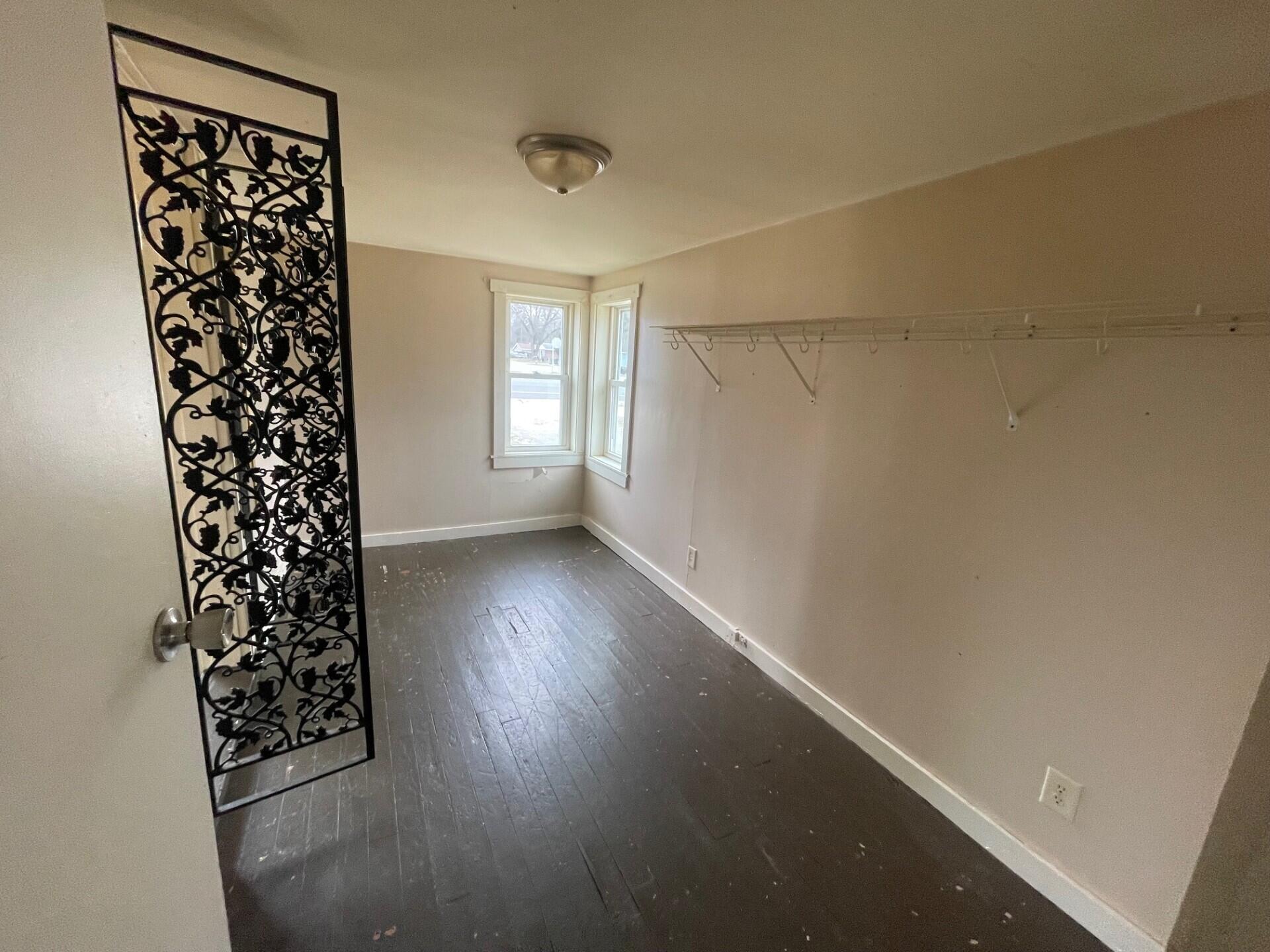 5 N Eagle Street