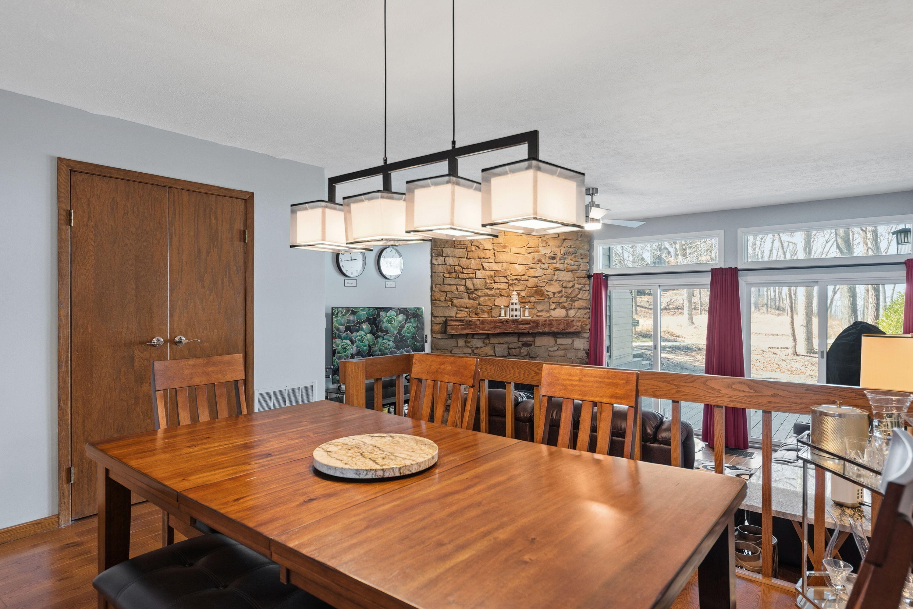 1501 W Water Street 8