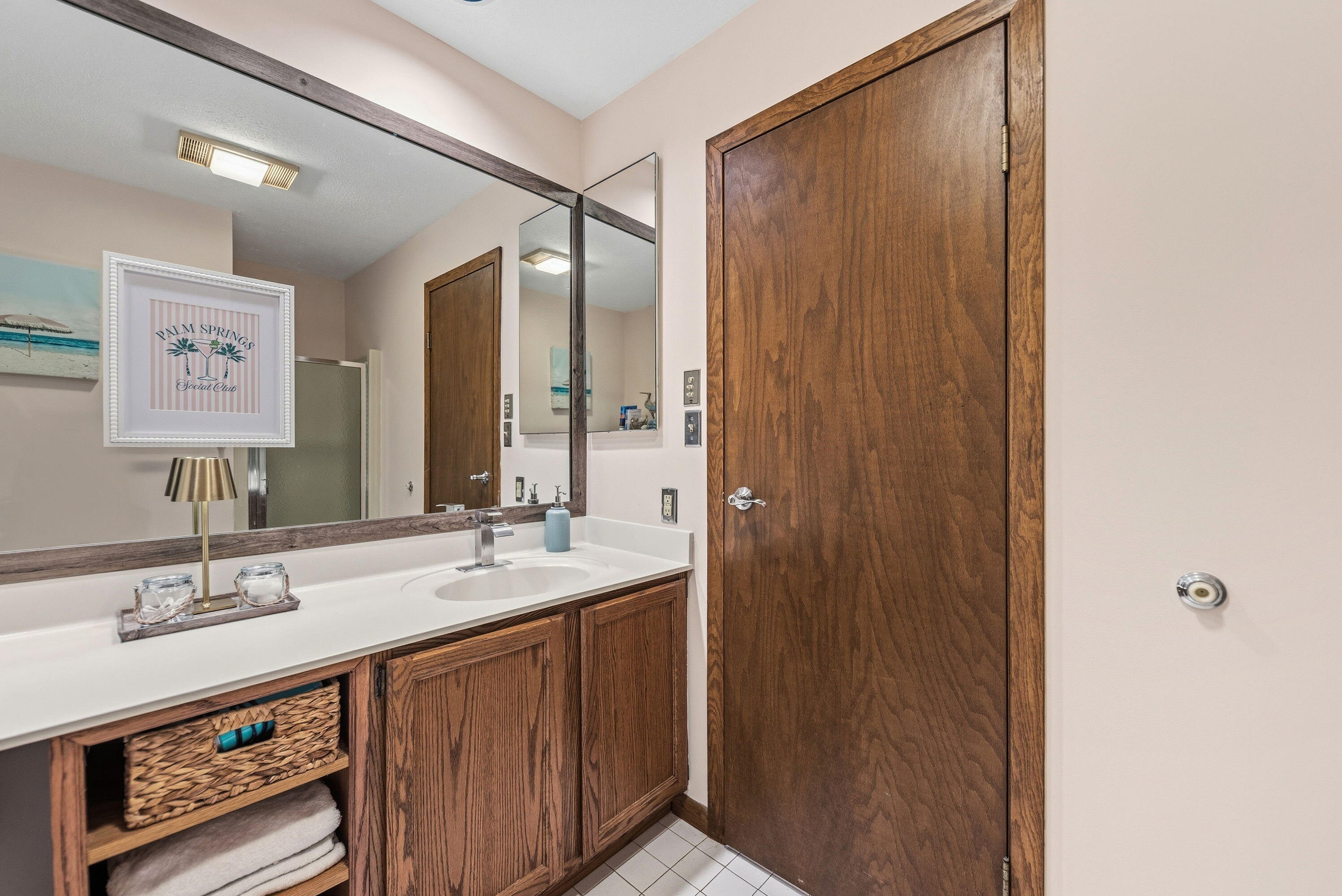 1501 W Water Street 8