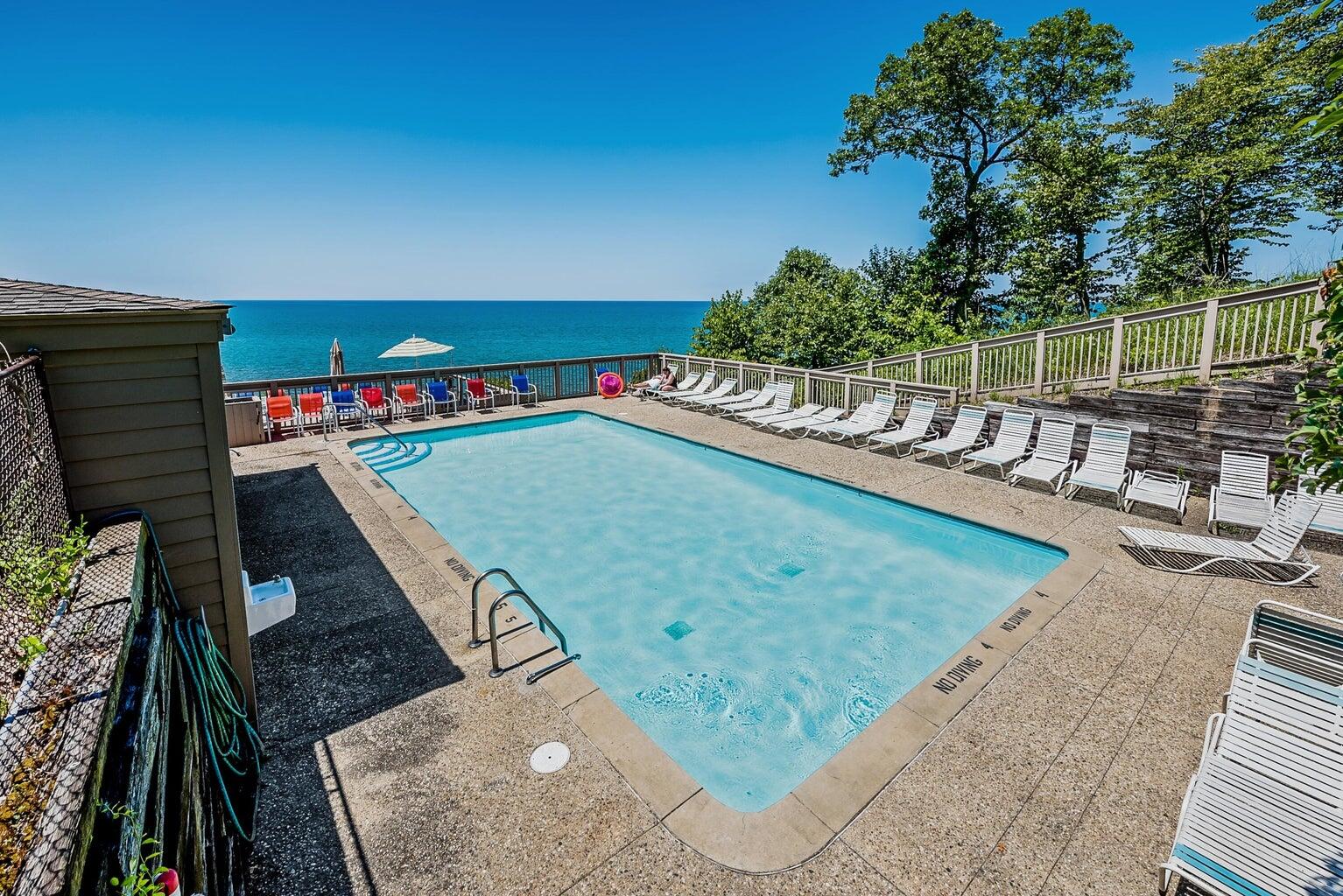 1501 W Water Street 8