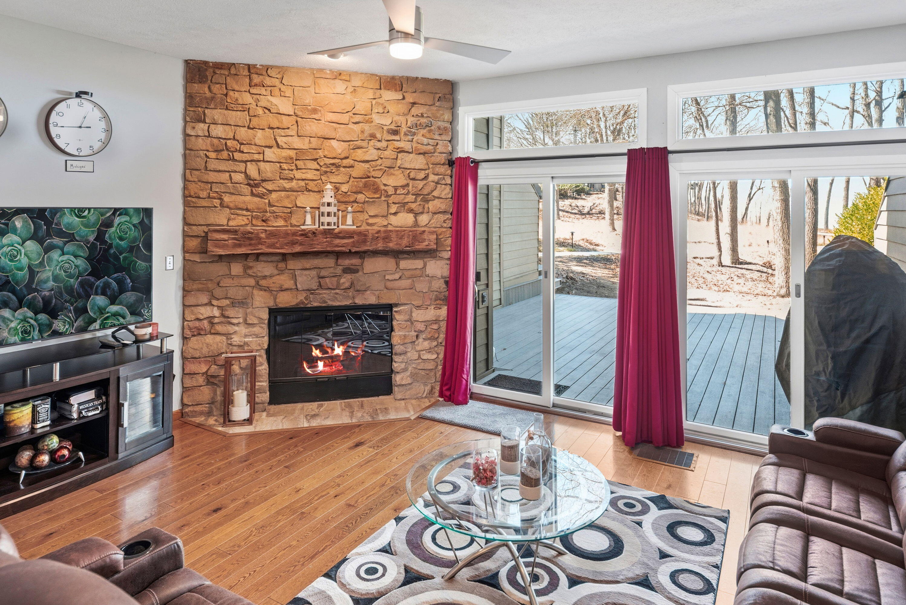 1501 W Water Street 8