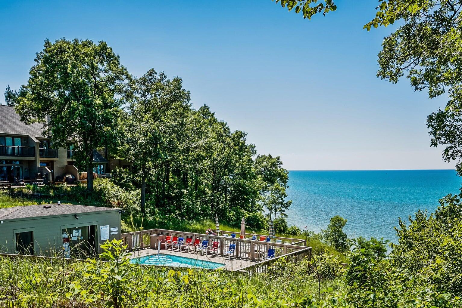 1501 W Water Street 8