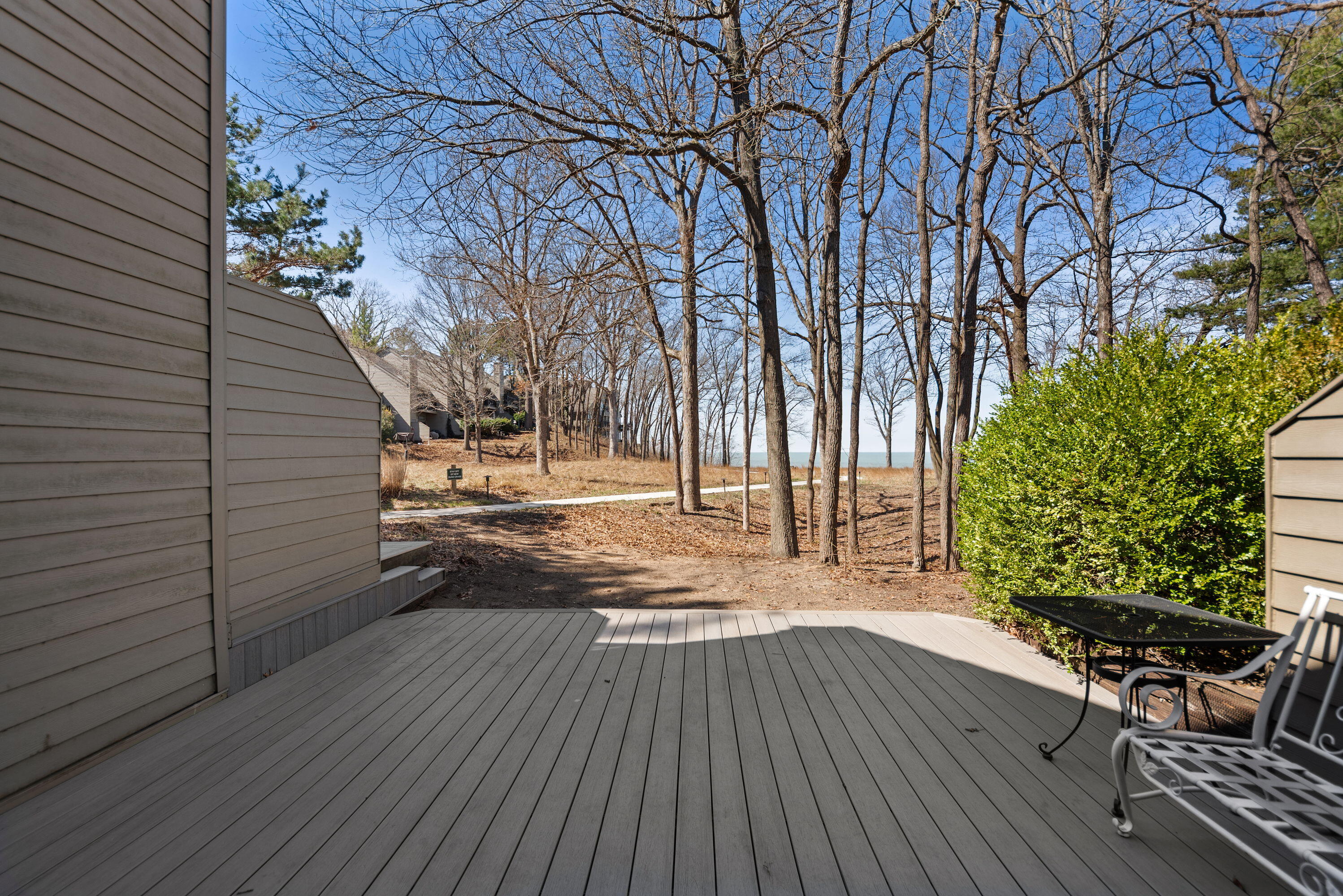 1501 W Water Street 8