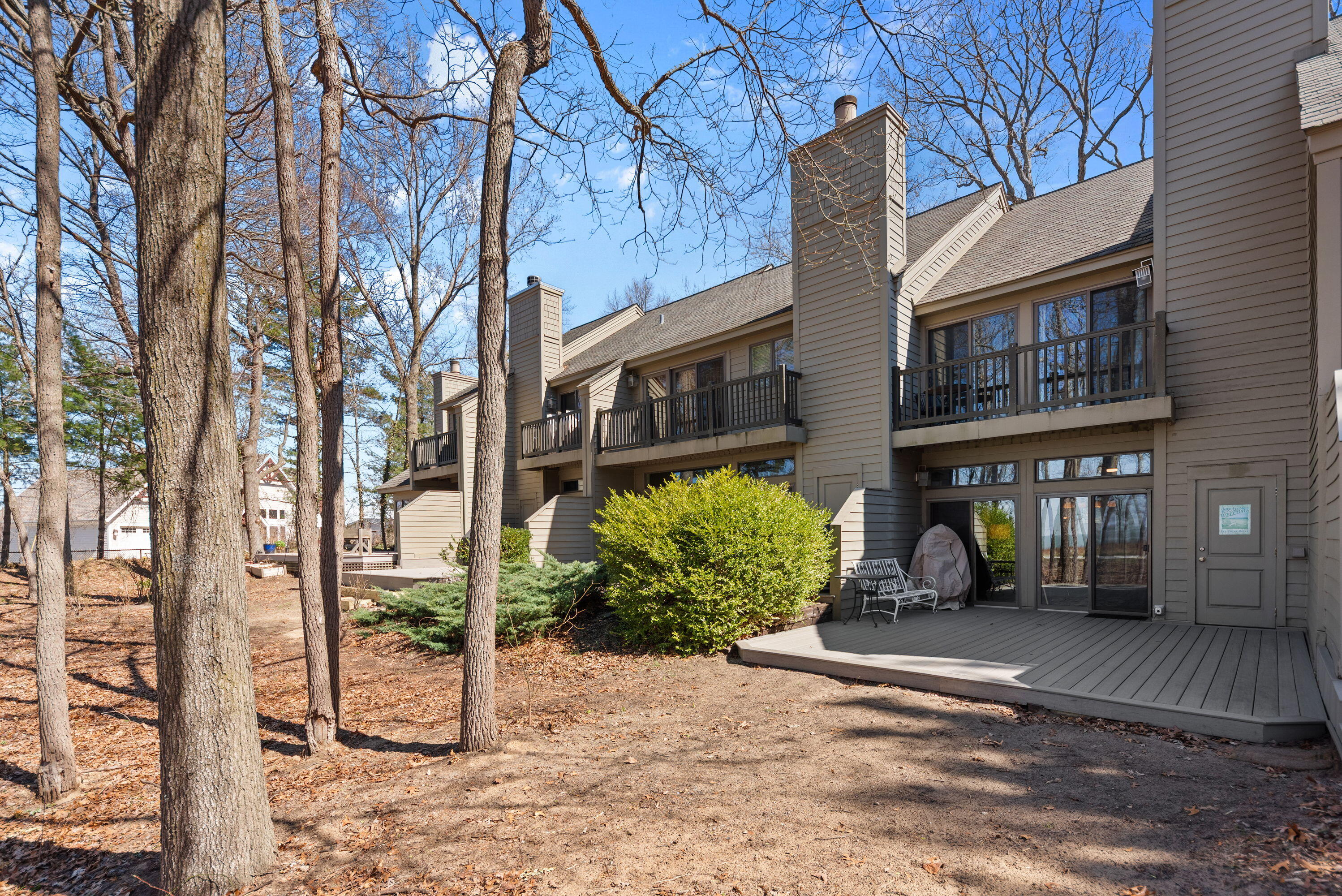 1501 W Water Street 8