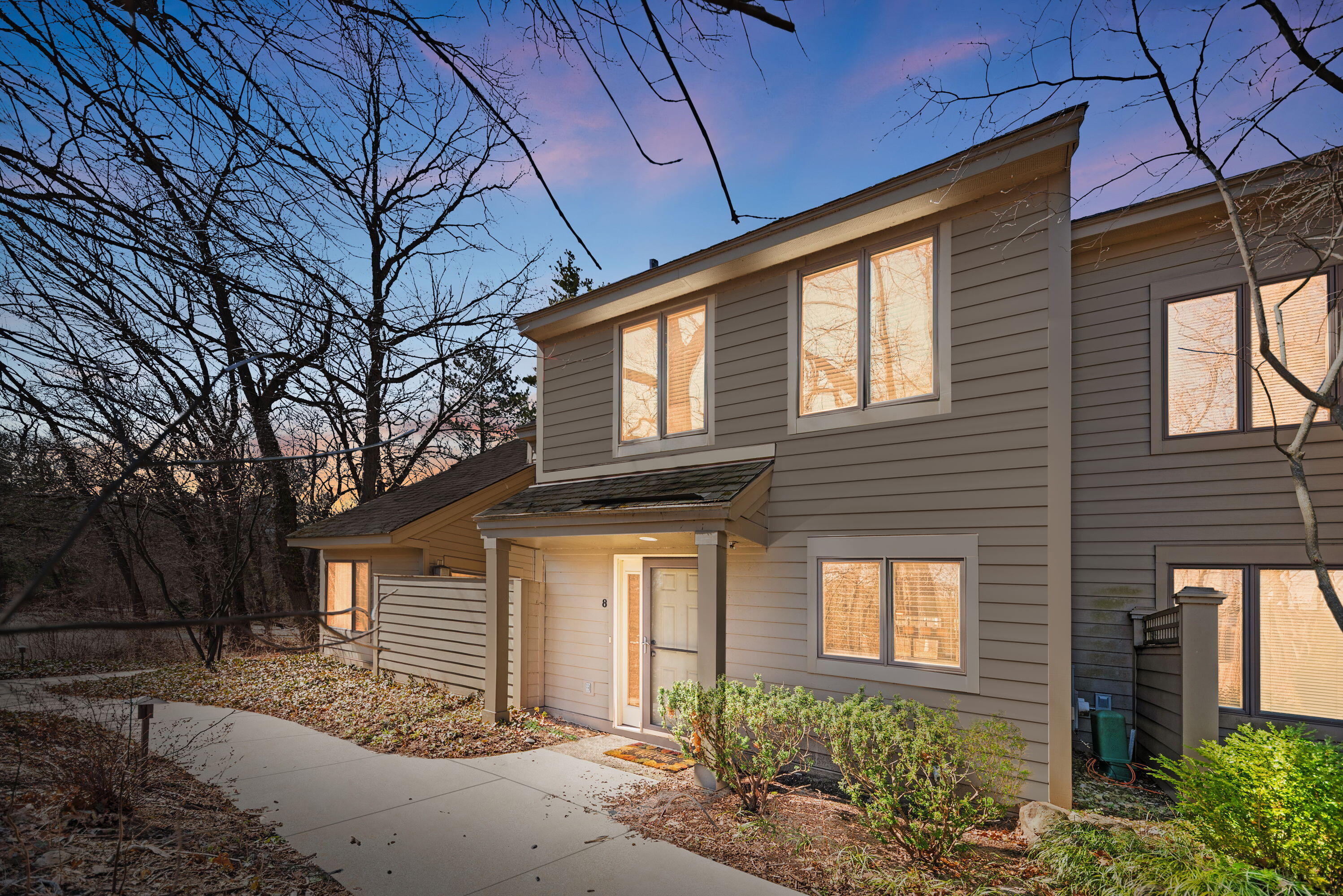 1501 W Water Street 8