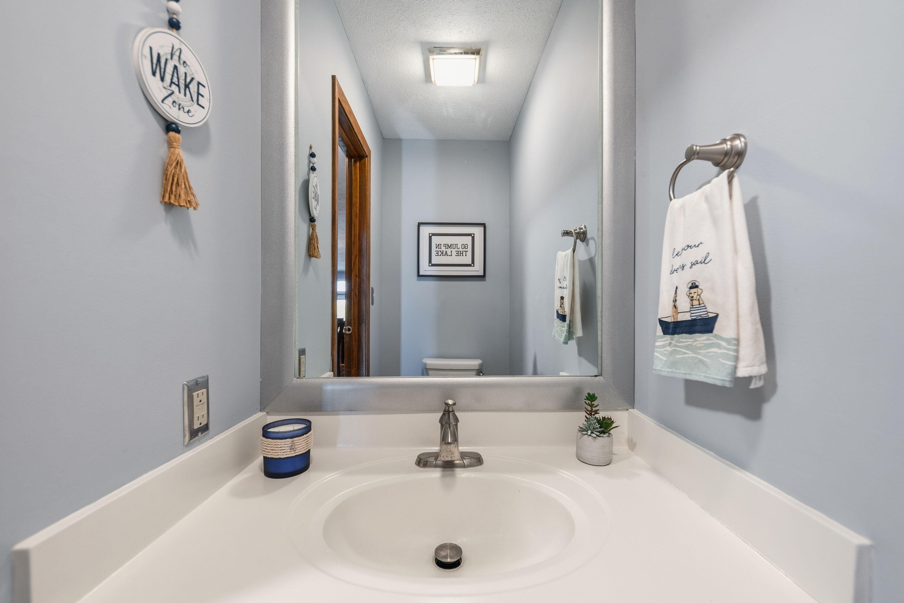 1501 W Water Street 8