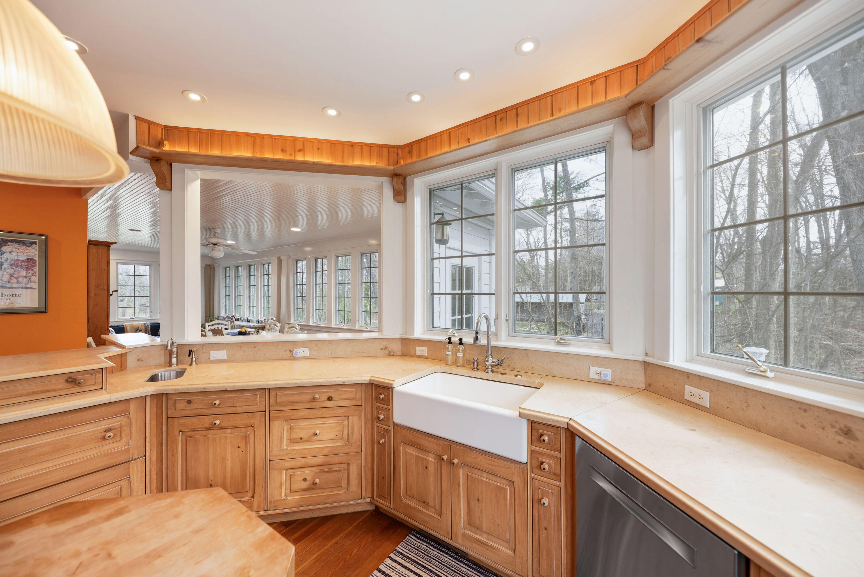 14895 Lakeshore Road