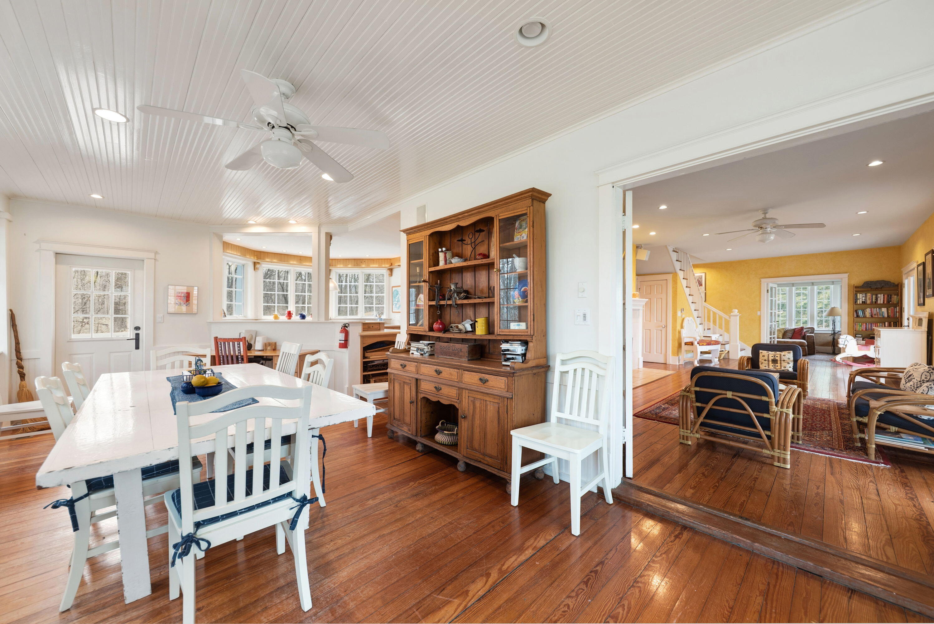 14895 Lakeshore Road