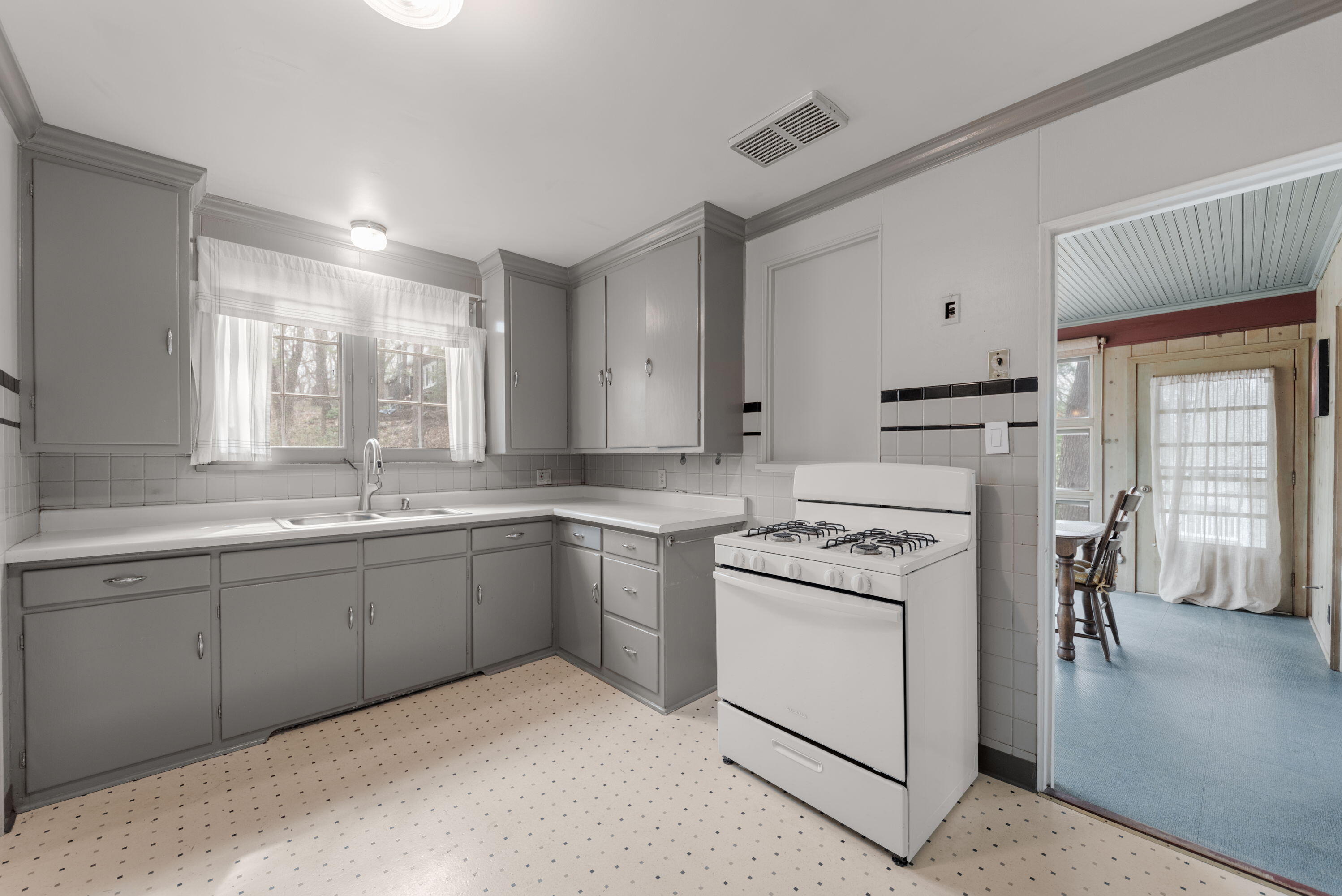 17 Angle Road, LaPorte