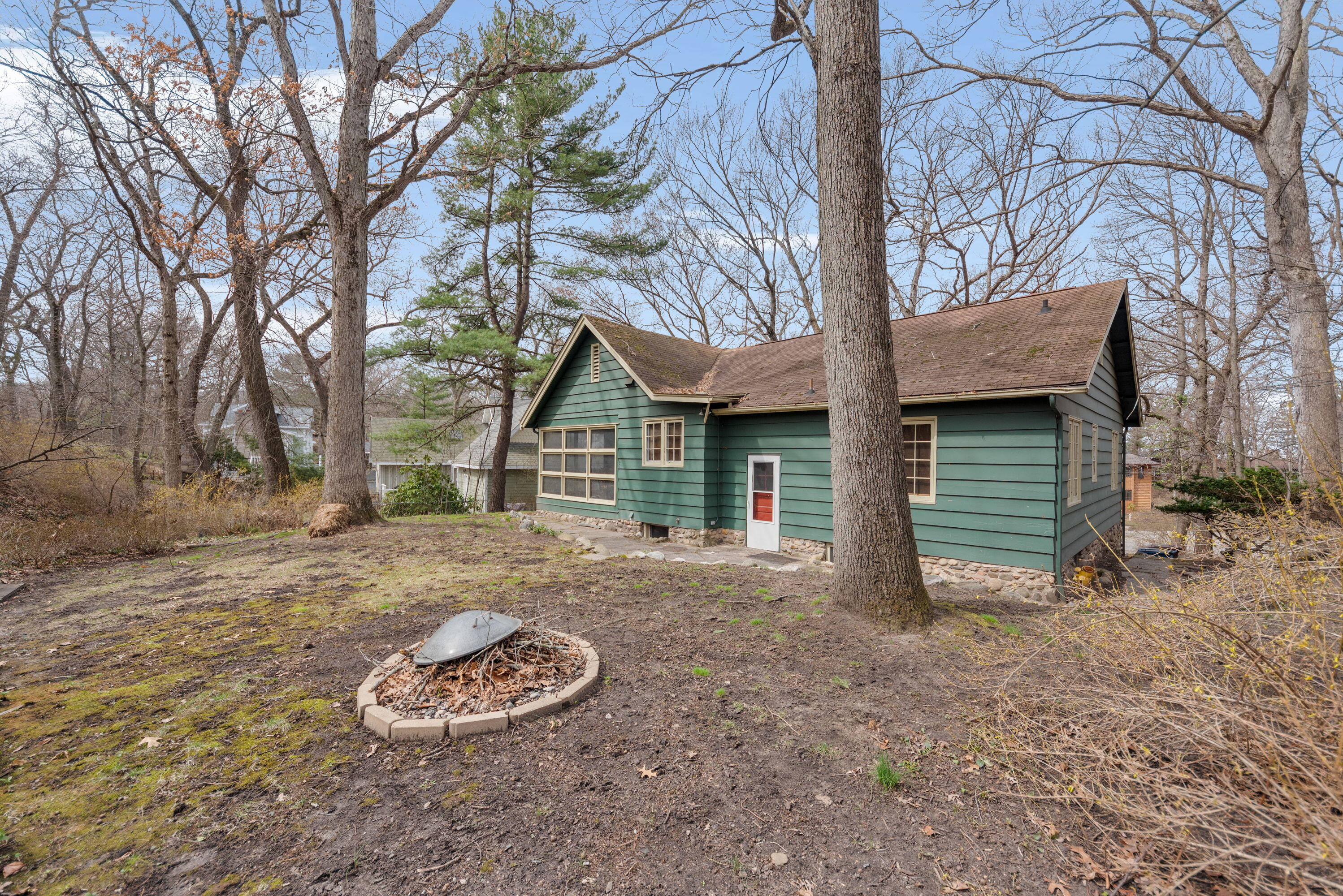 17 Angle Road, LaPorte