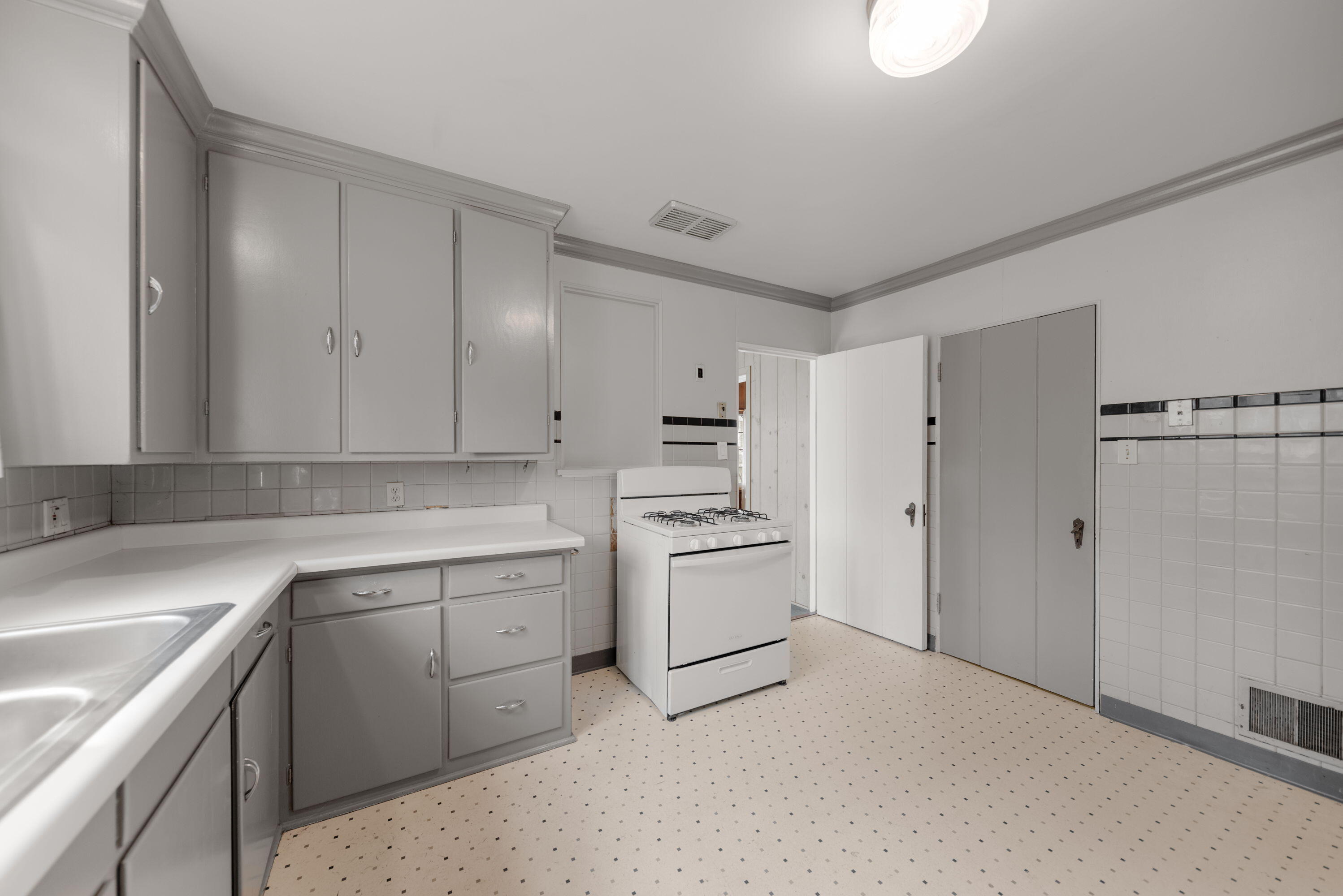 17 Angle Road, LaPorte