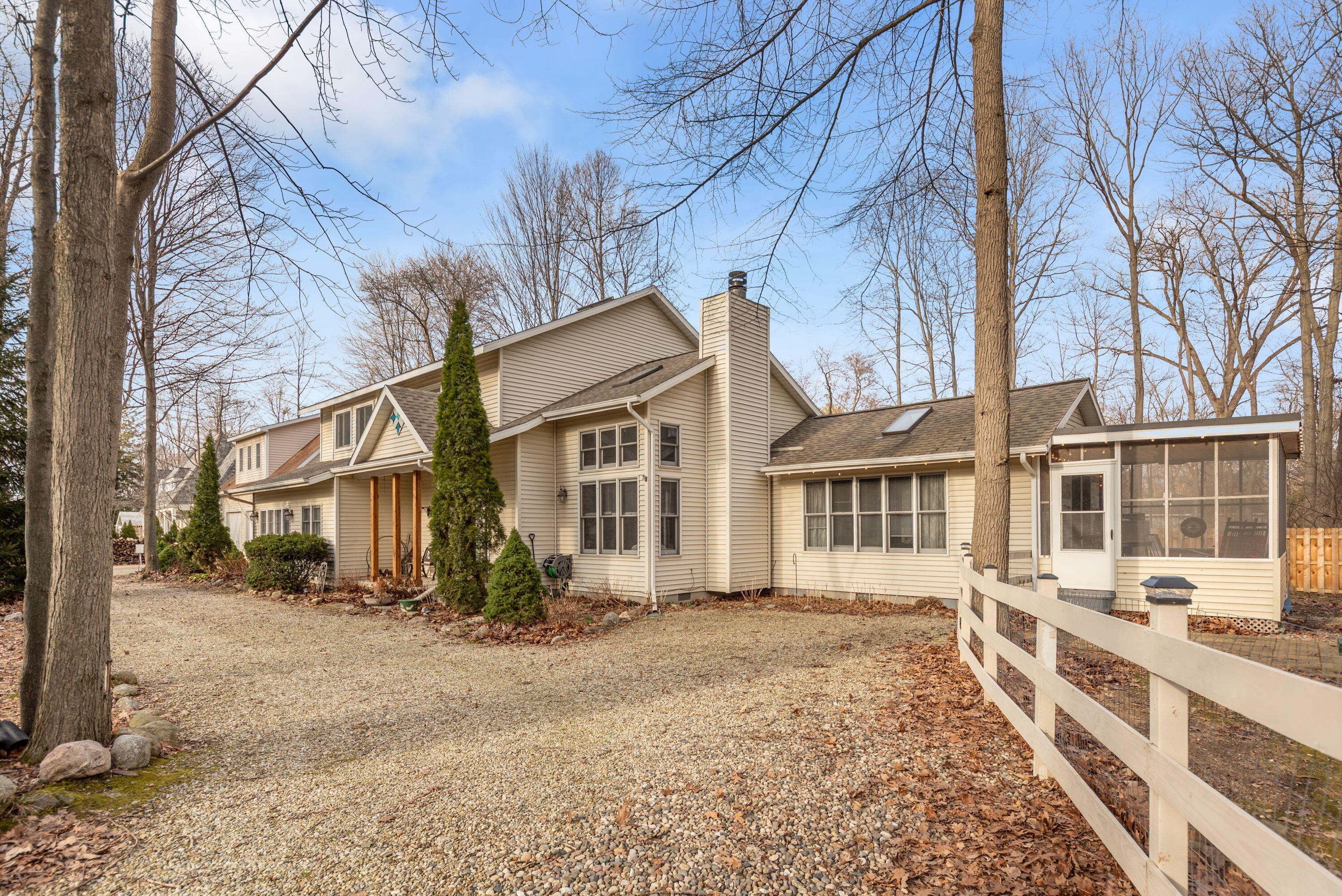 9177 Shady Lane