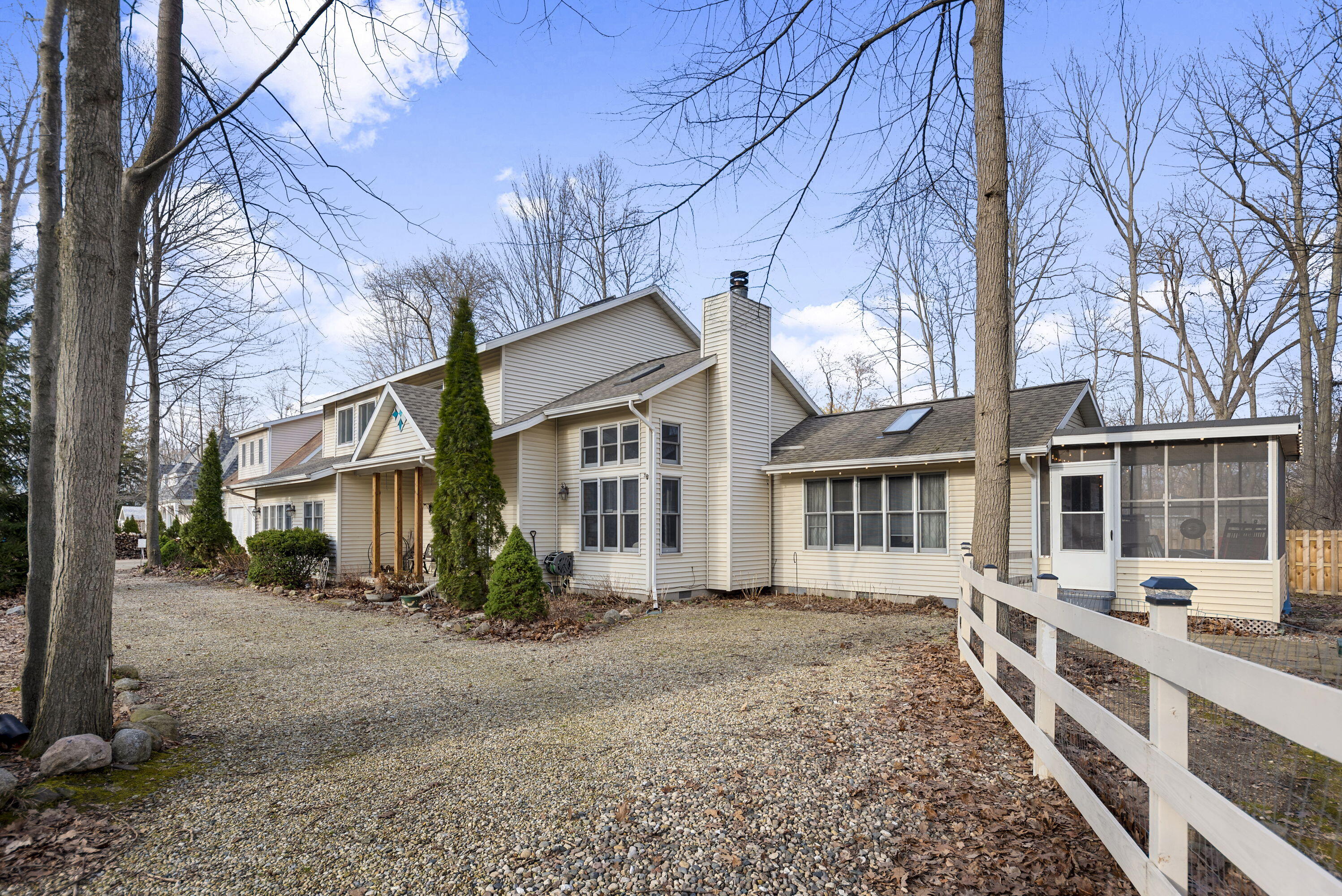 9177 Shady Lane