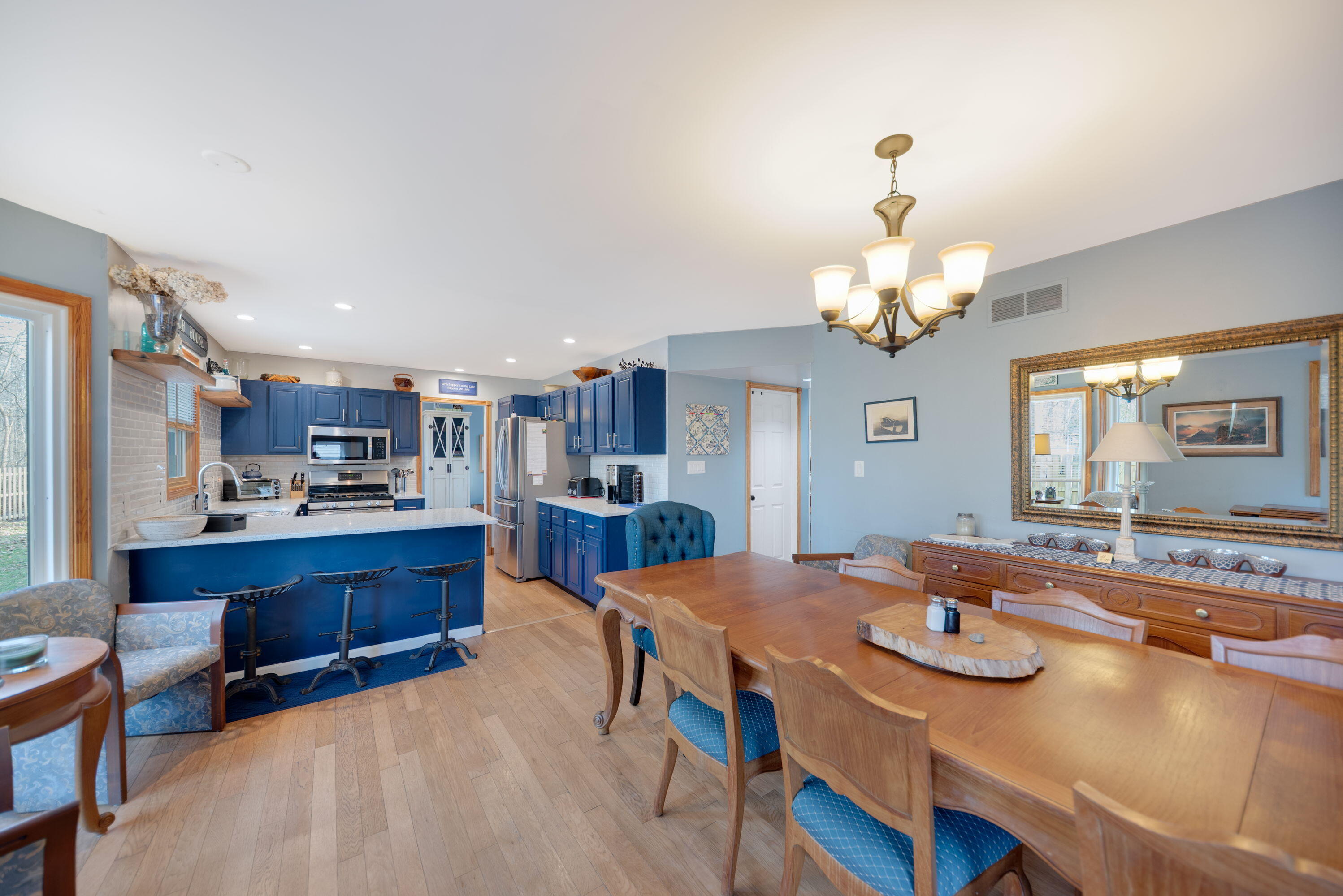 9177 Shady Lane