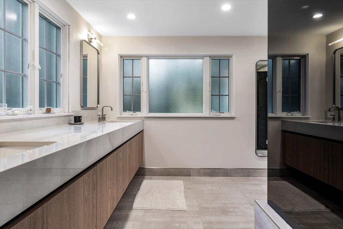 14847 Lakeshore Road