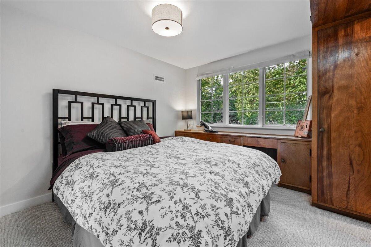 14847 Lakeshore Road