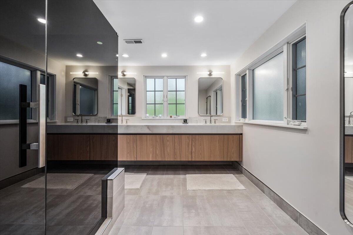 14847 Lakeshore Road