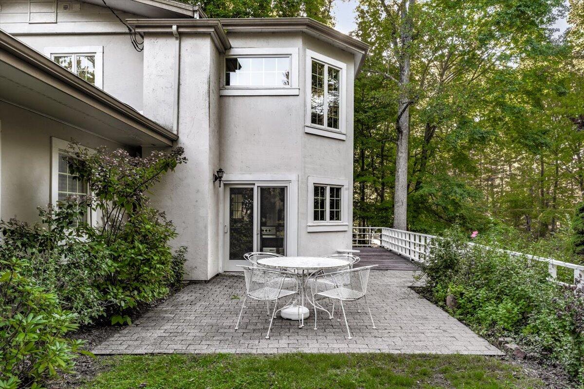 14847 Lakeshore Road