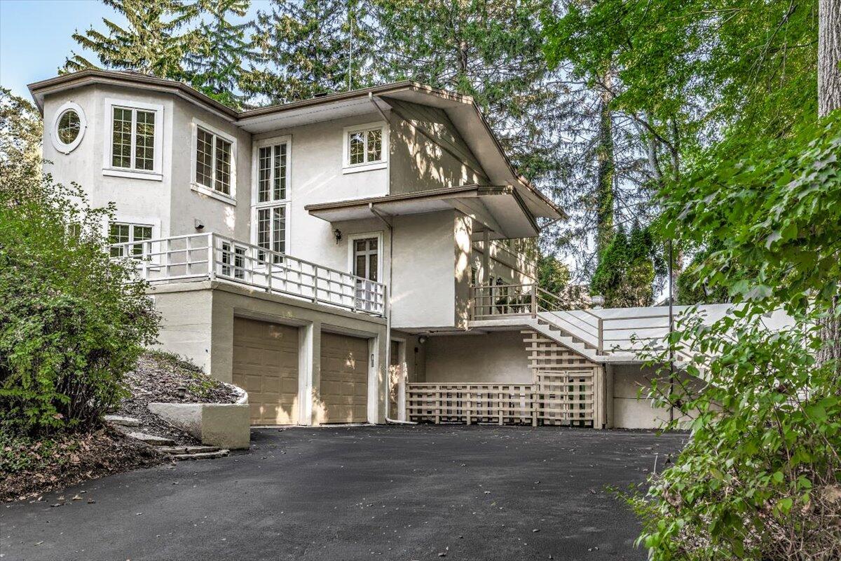14847 Lakeshore Road