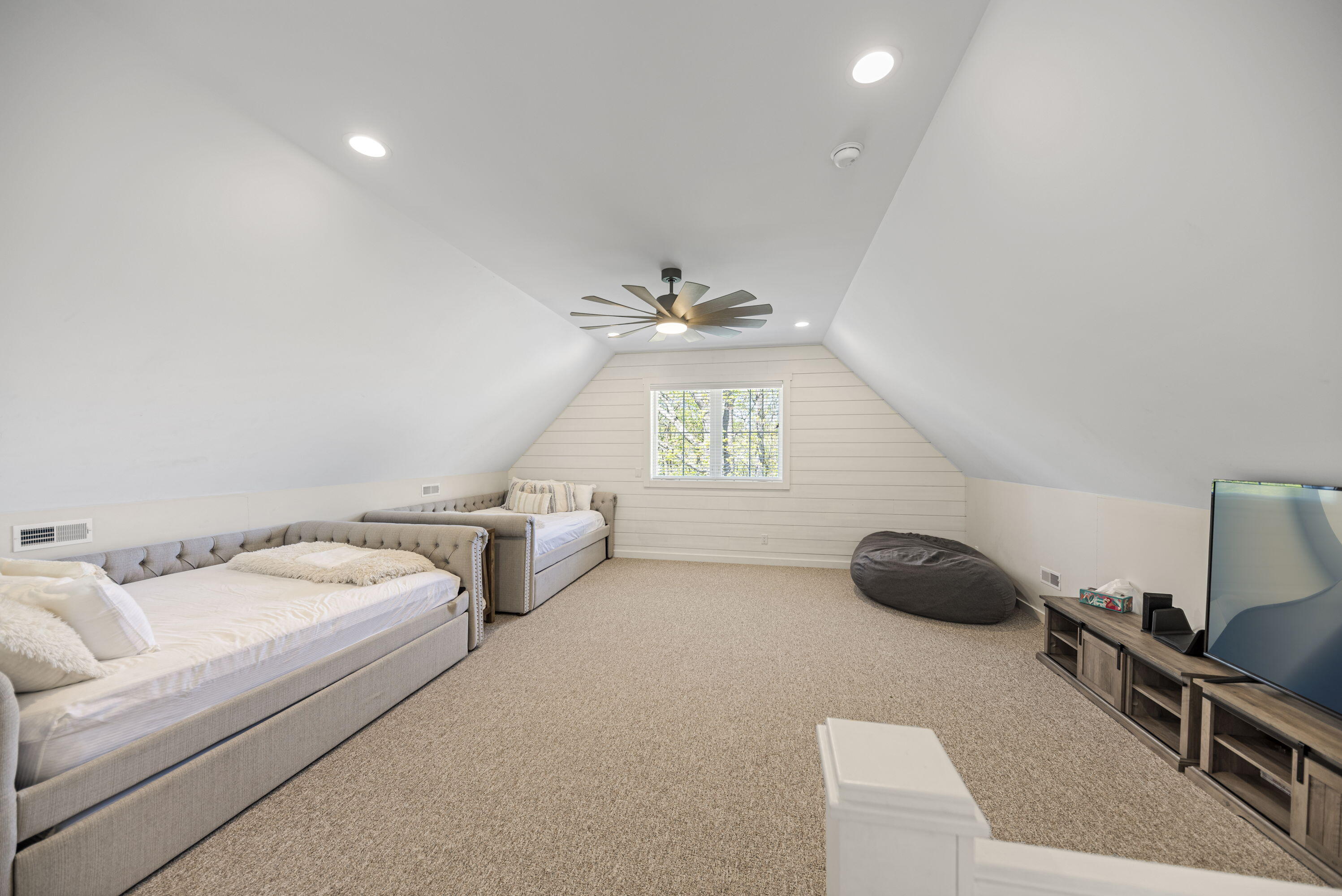 5542 Hidden Pond Lane
