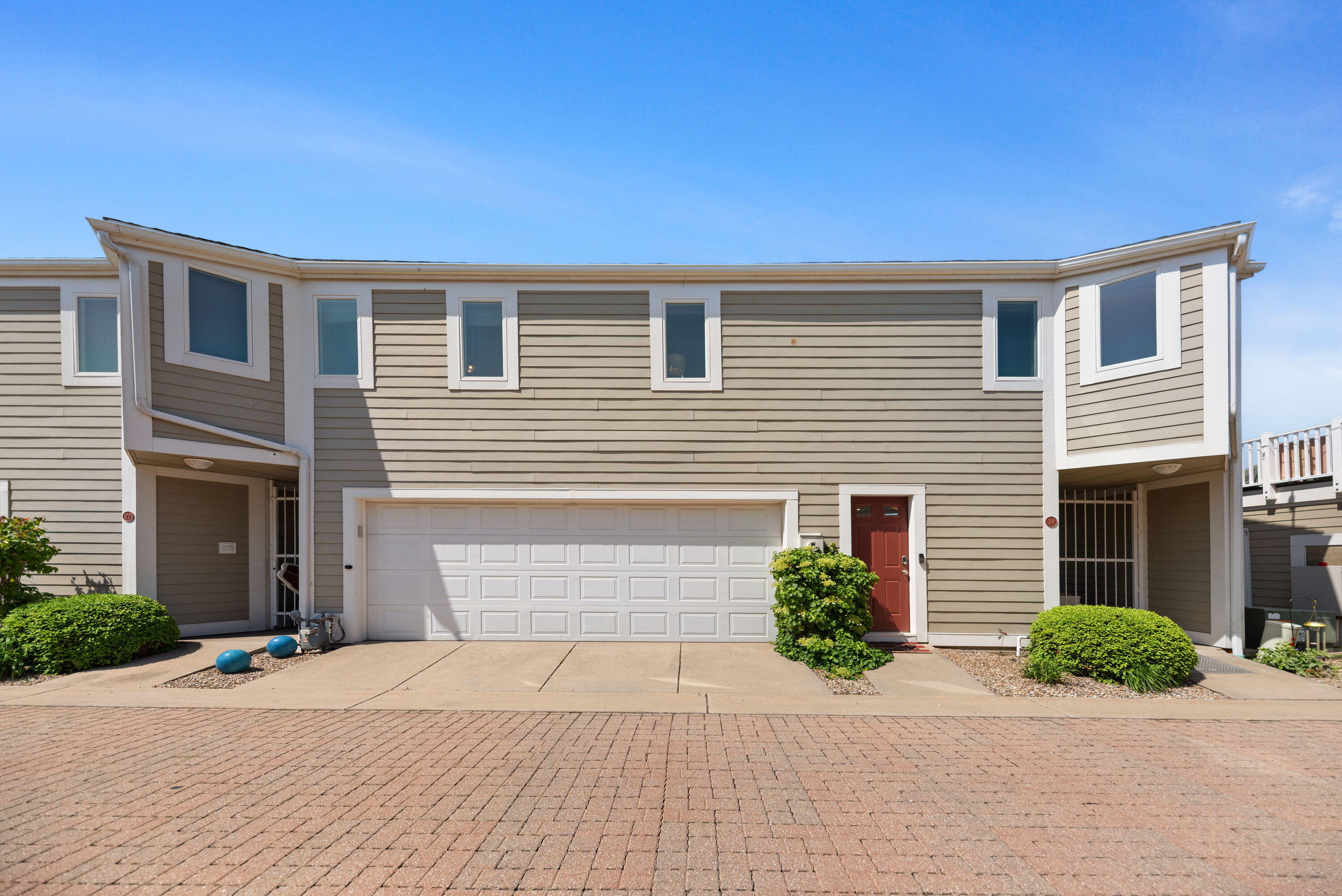 24 Harbor Isle Drive