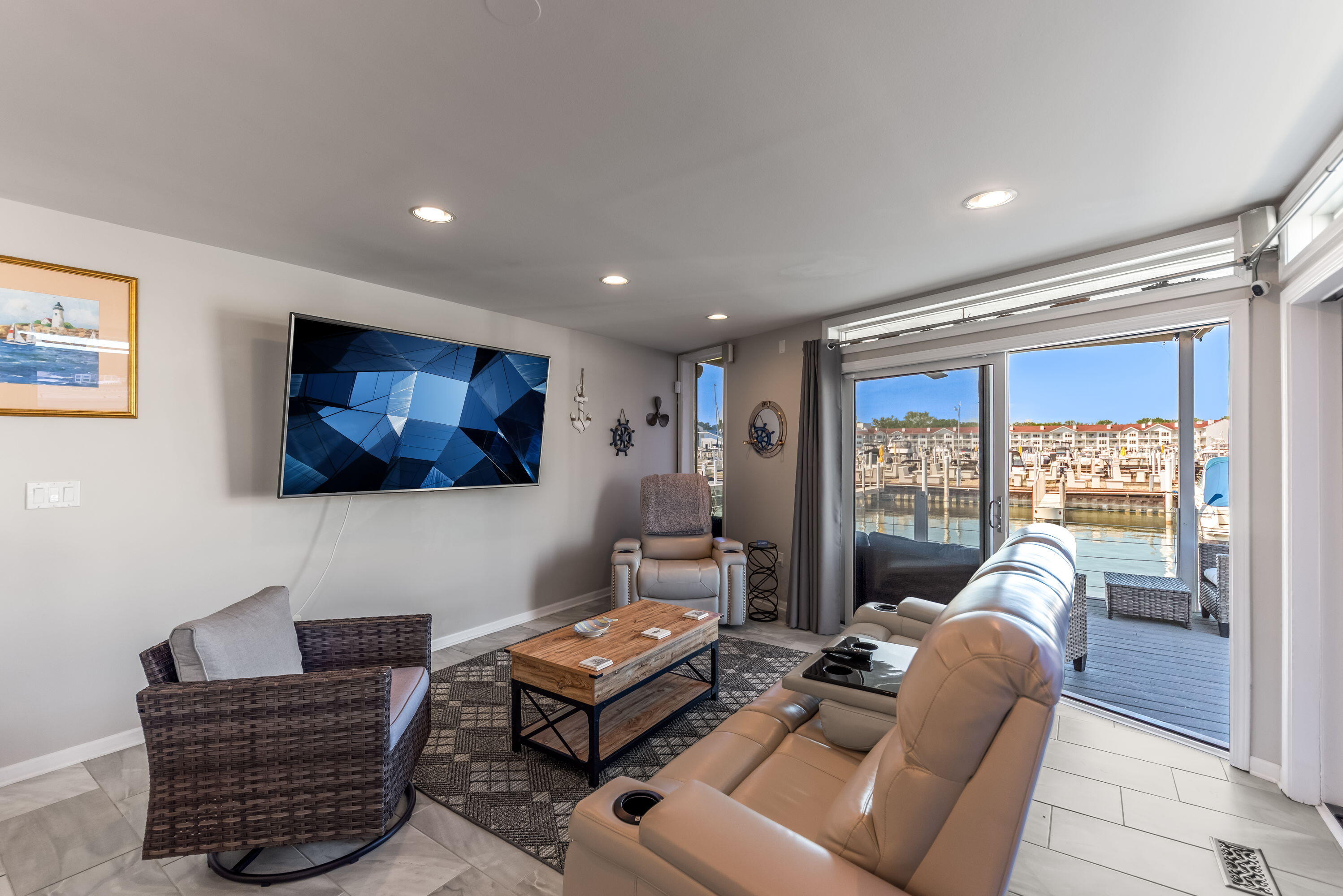 24 Harbor Isle Drive