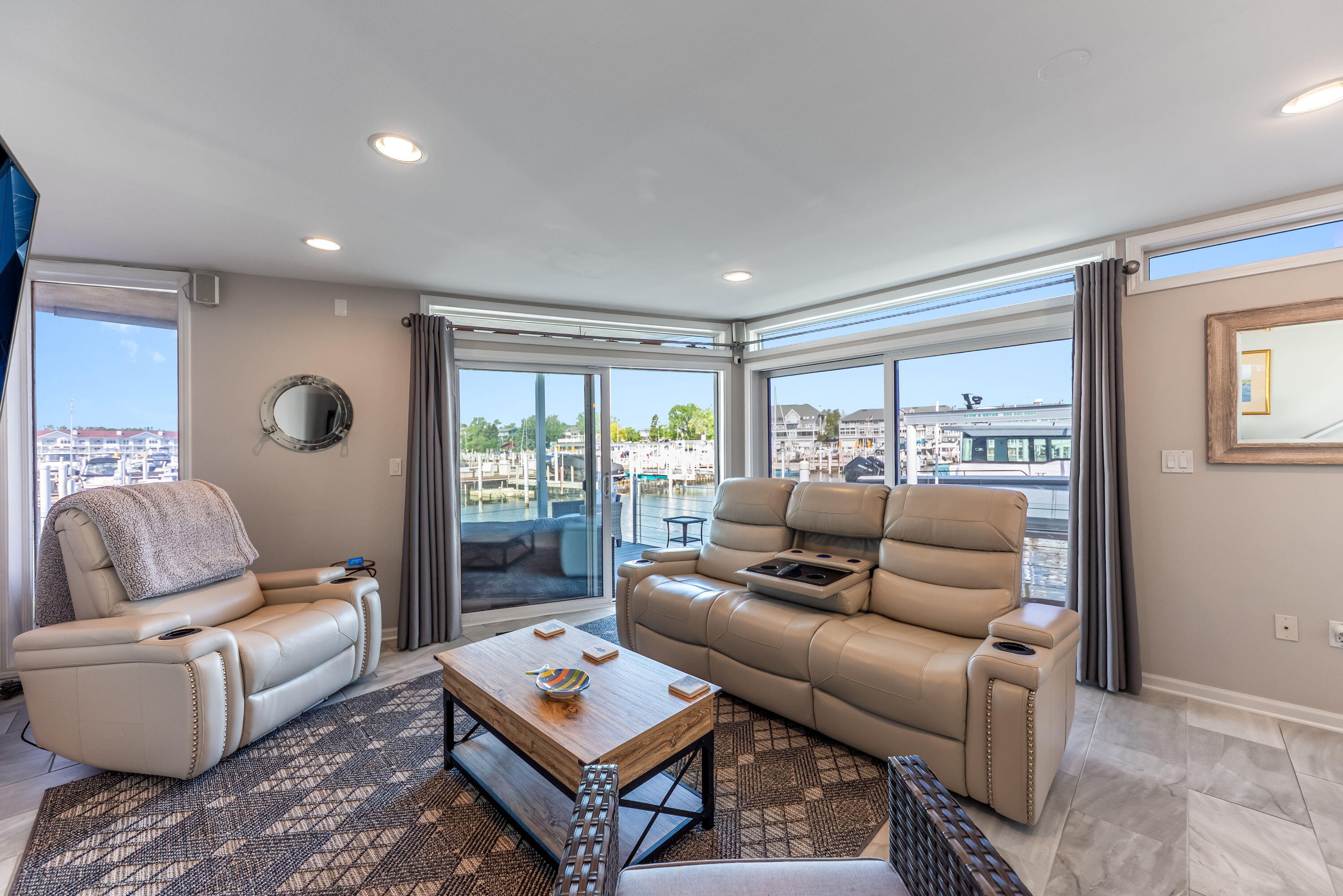 24 Harbor Isle Drive