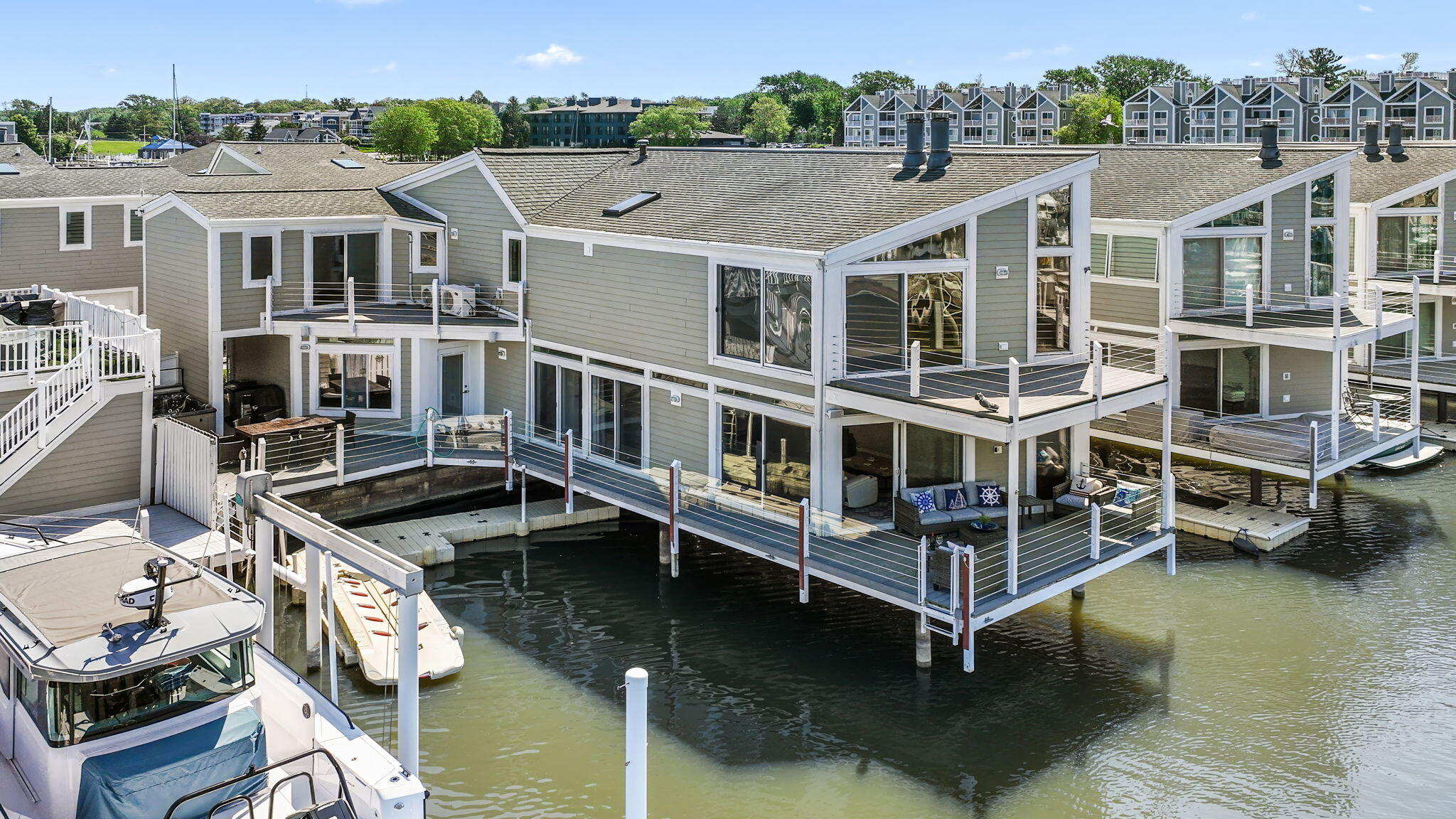 24 Harbor Isle Drive