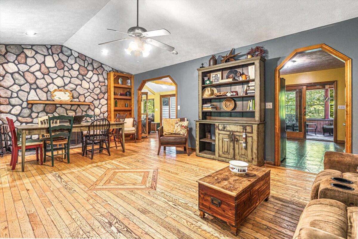 16253 1st Lane