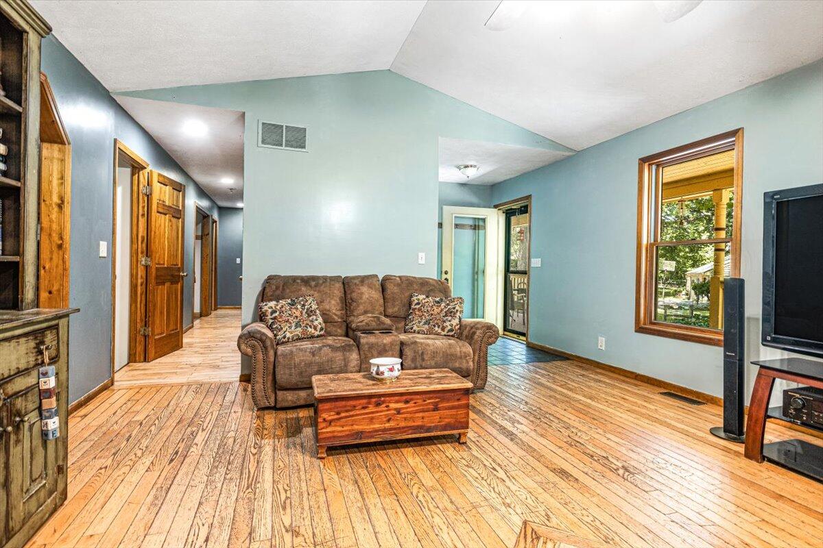 16253 1st Lane