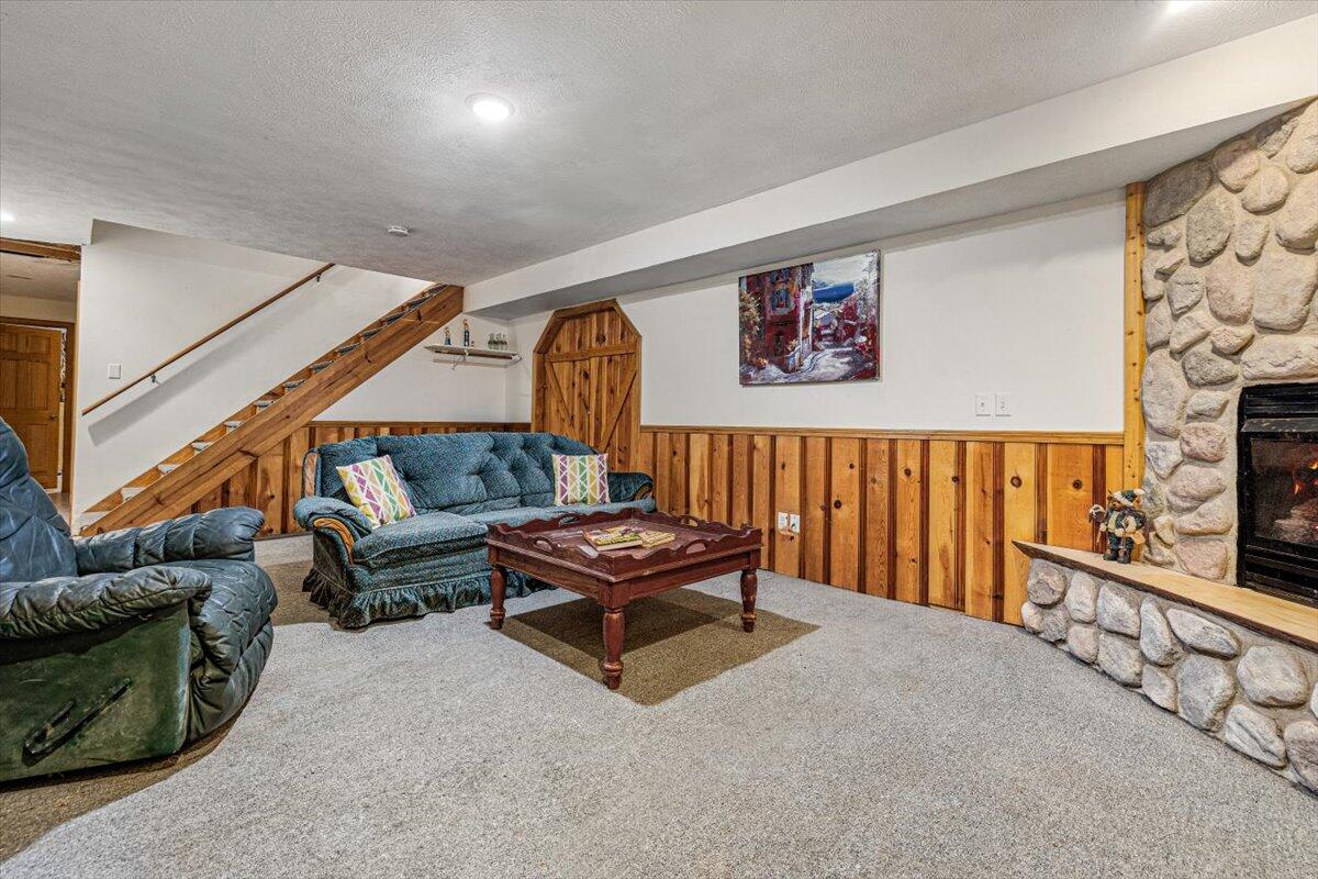 16253 1st Lane
