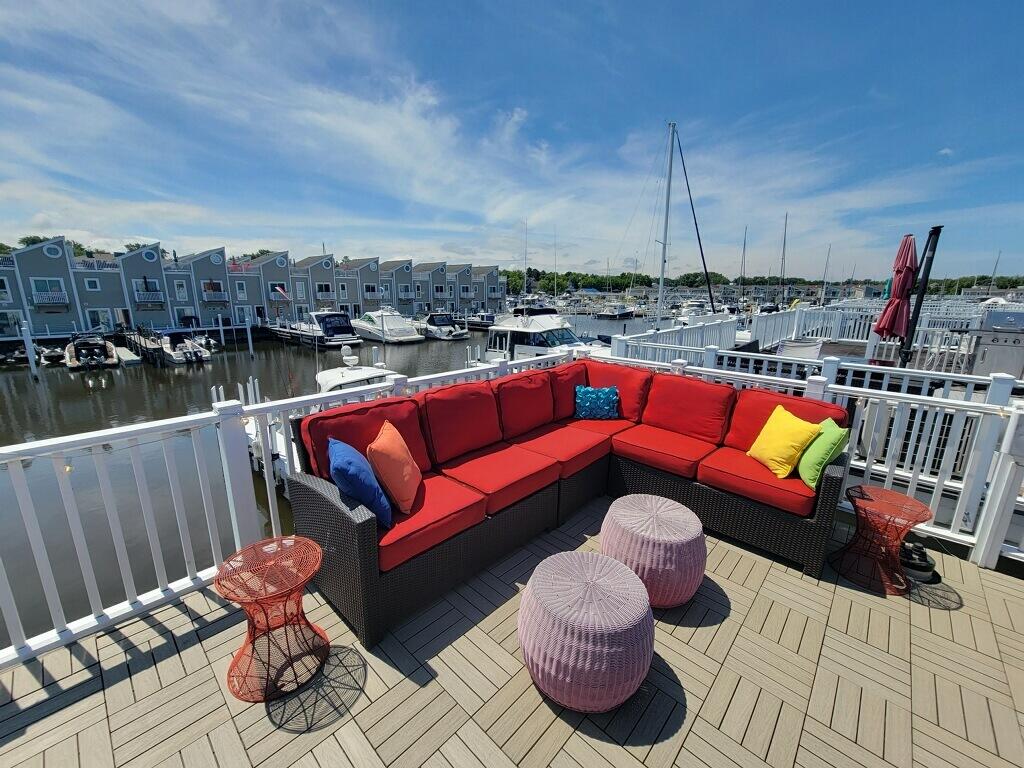19 Lighthouse Point
