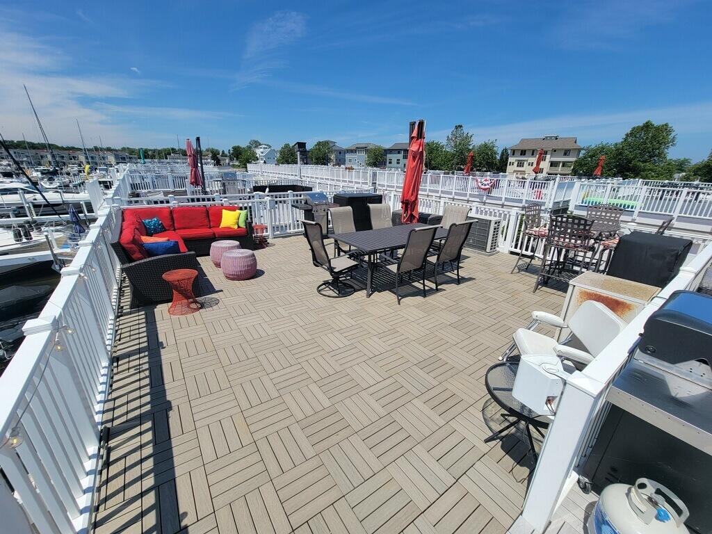 19 Lighthouse Point