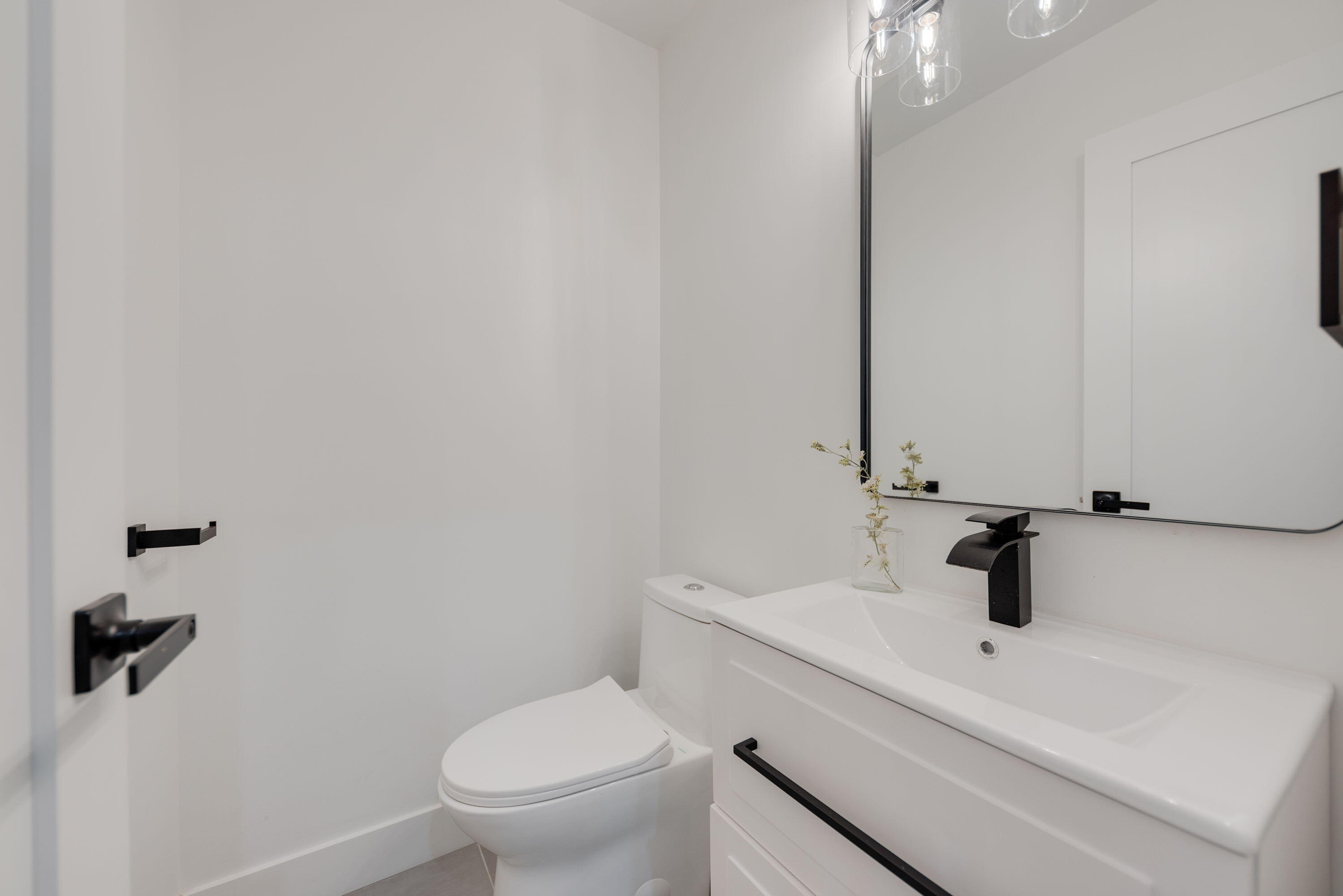 4046 Hillside Trail