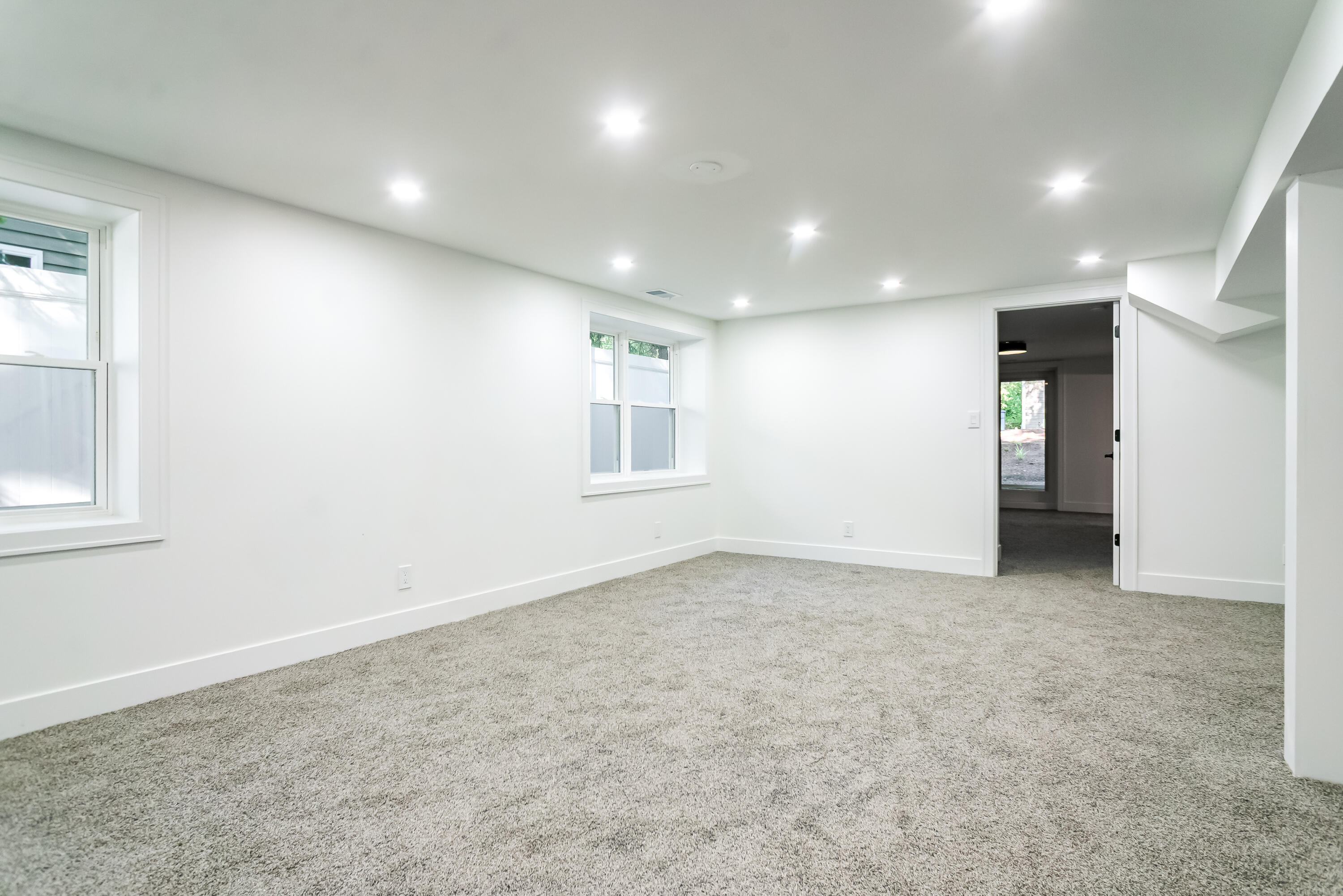 4046 Hillside Trail