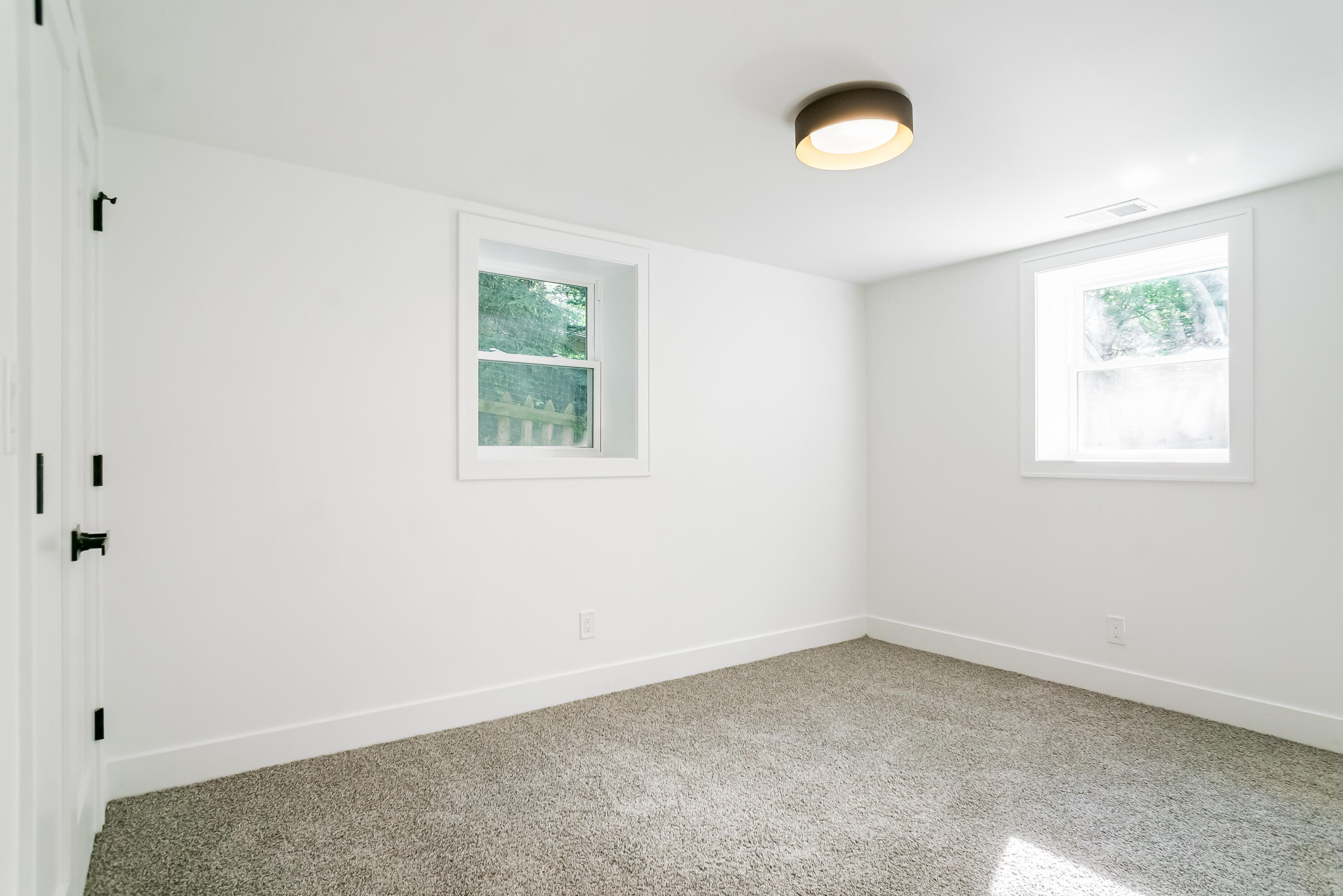 4046 Hillside Trail