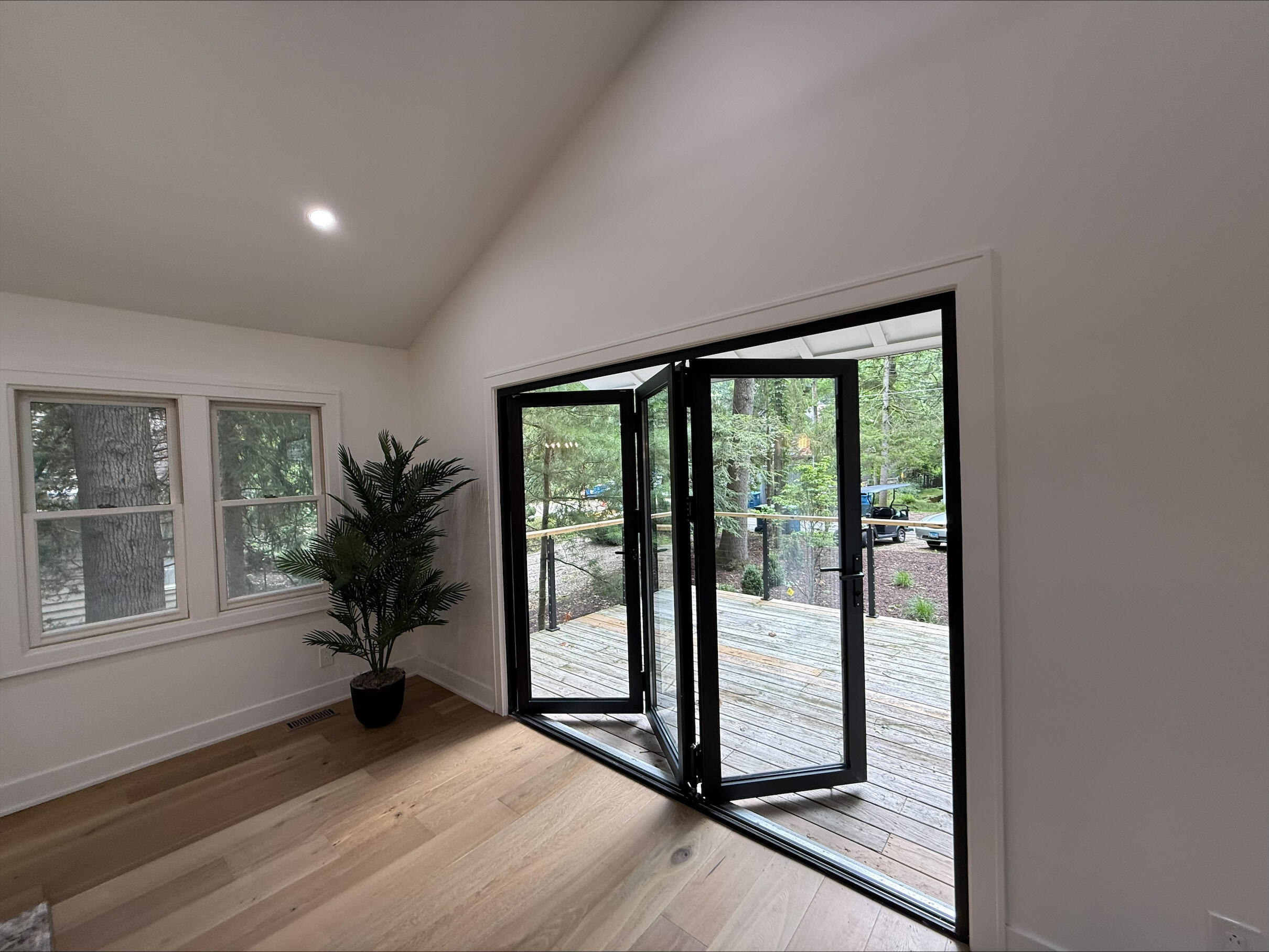 4046 Hillside Trail