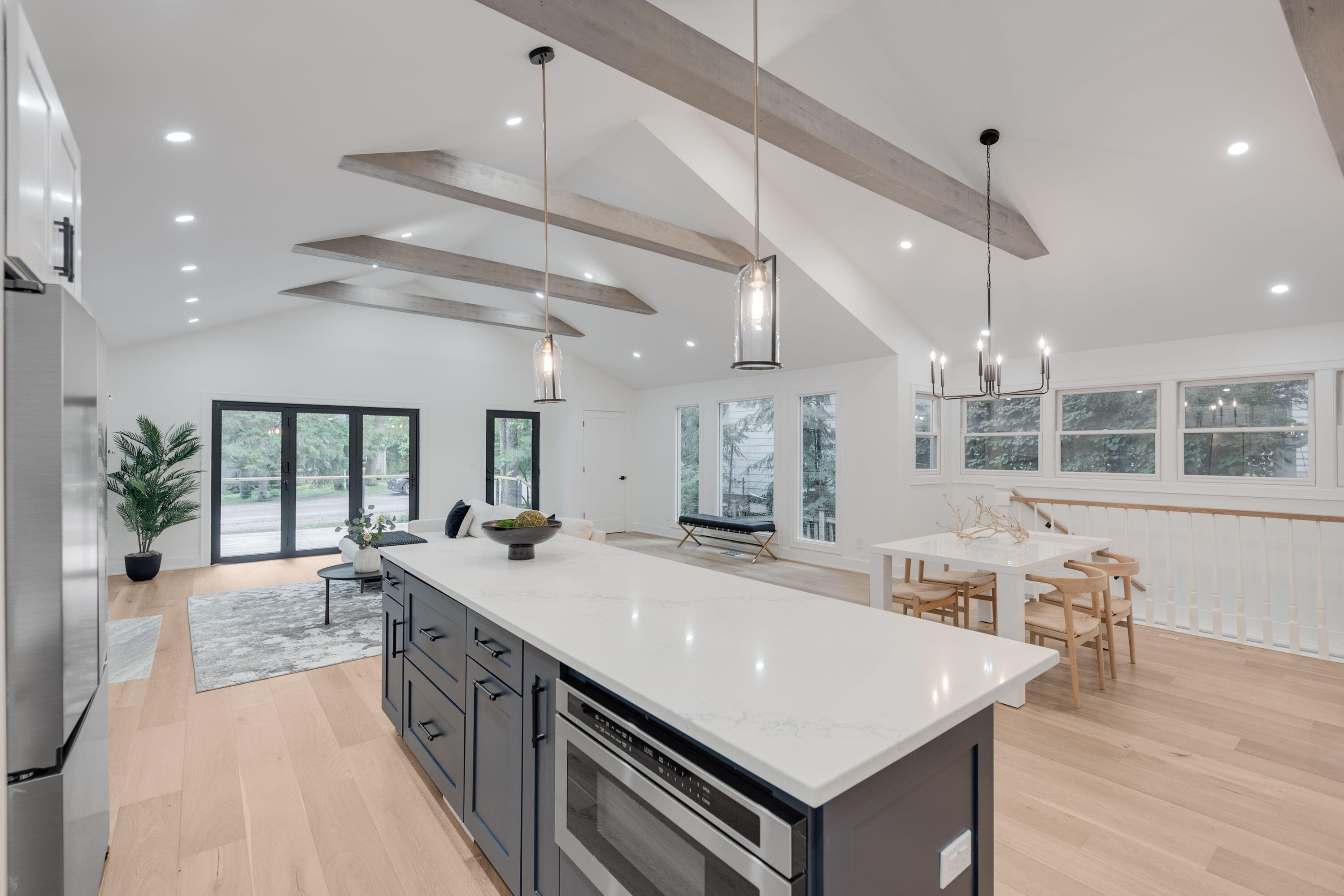 4046 Hillside Trail