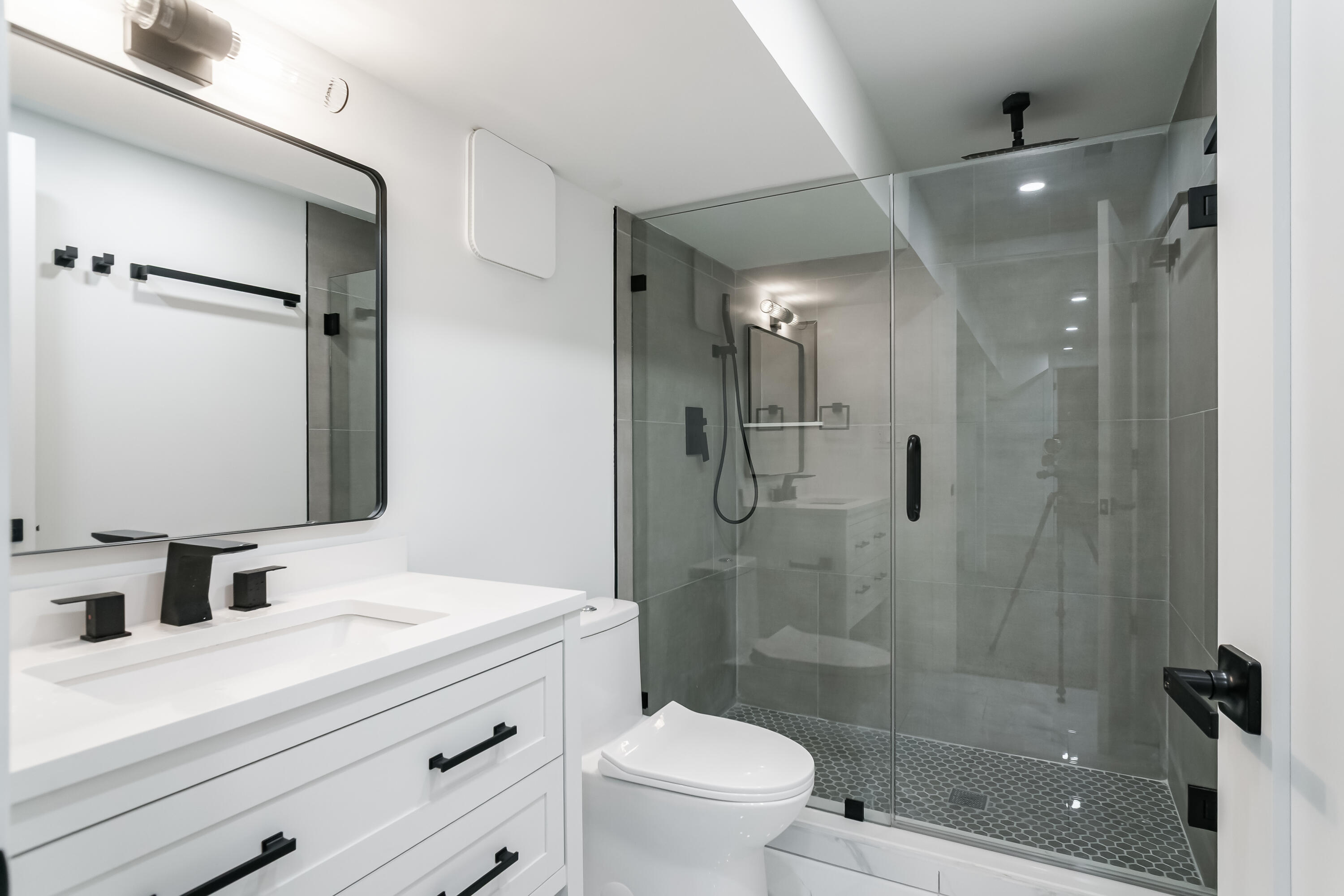 4046 Hillside Trail