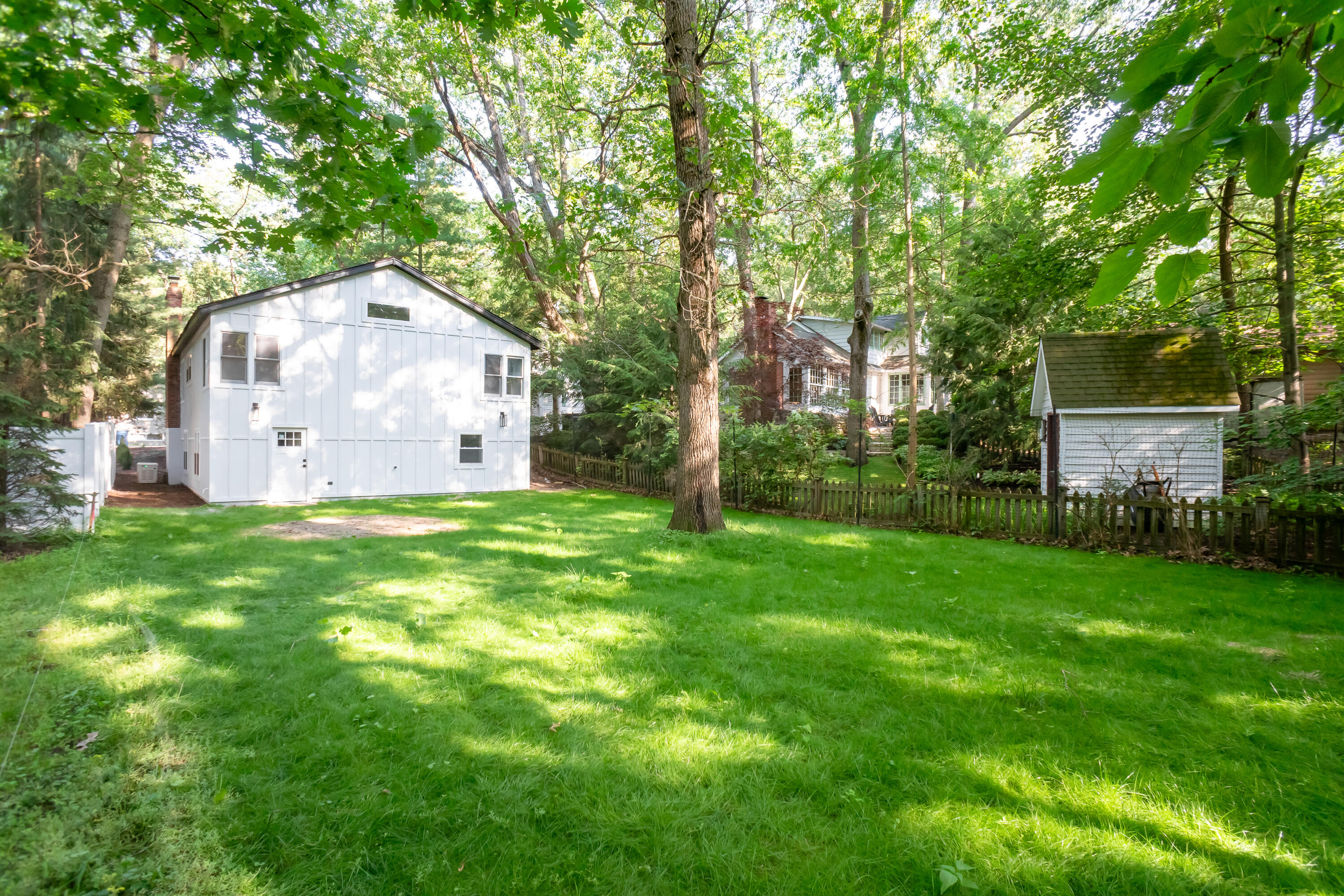 4046 Hillside Trail