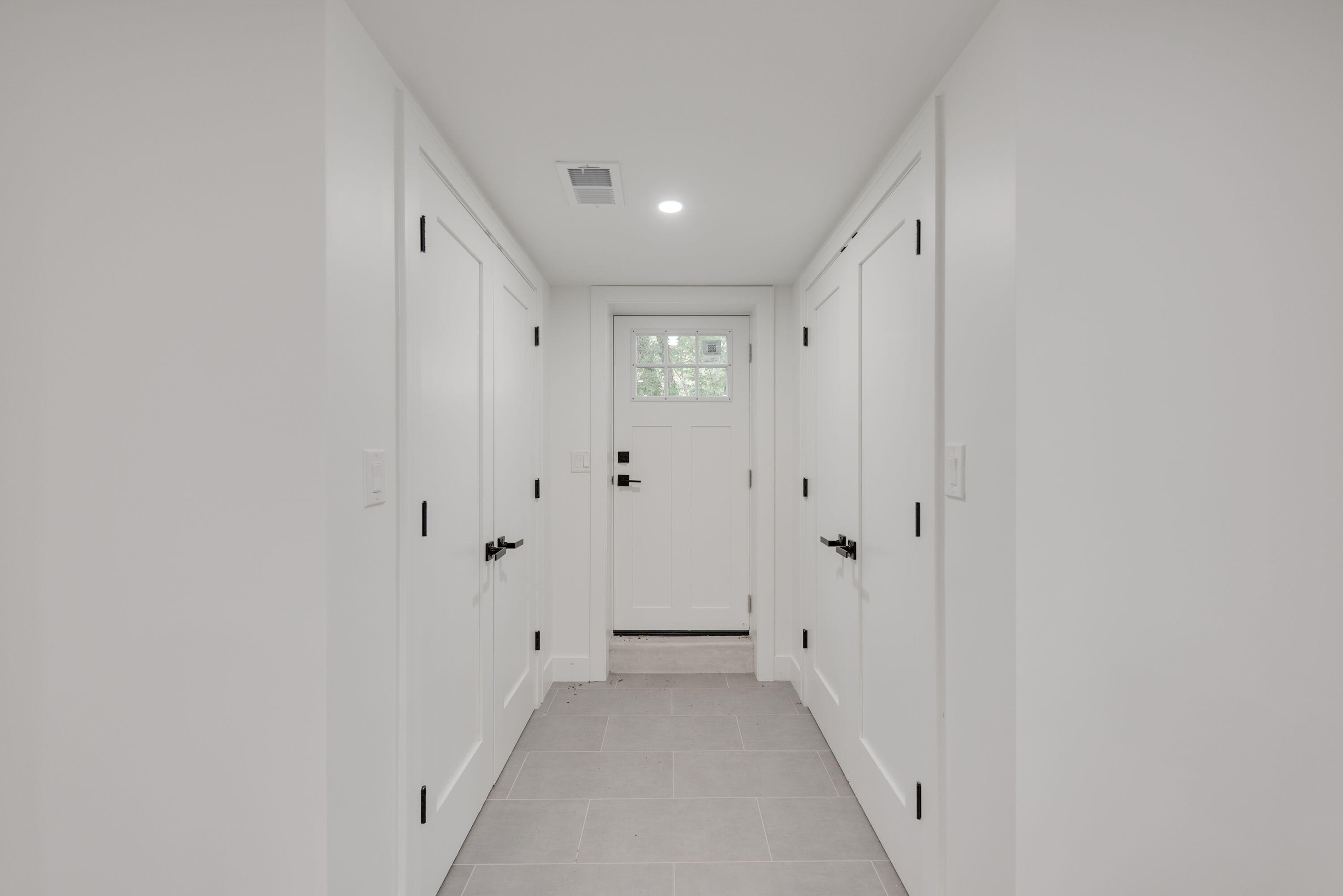 4046 Hillside Trail