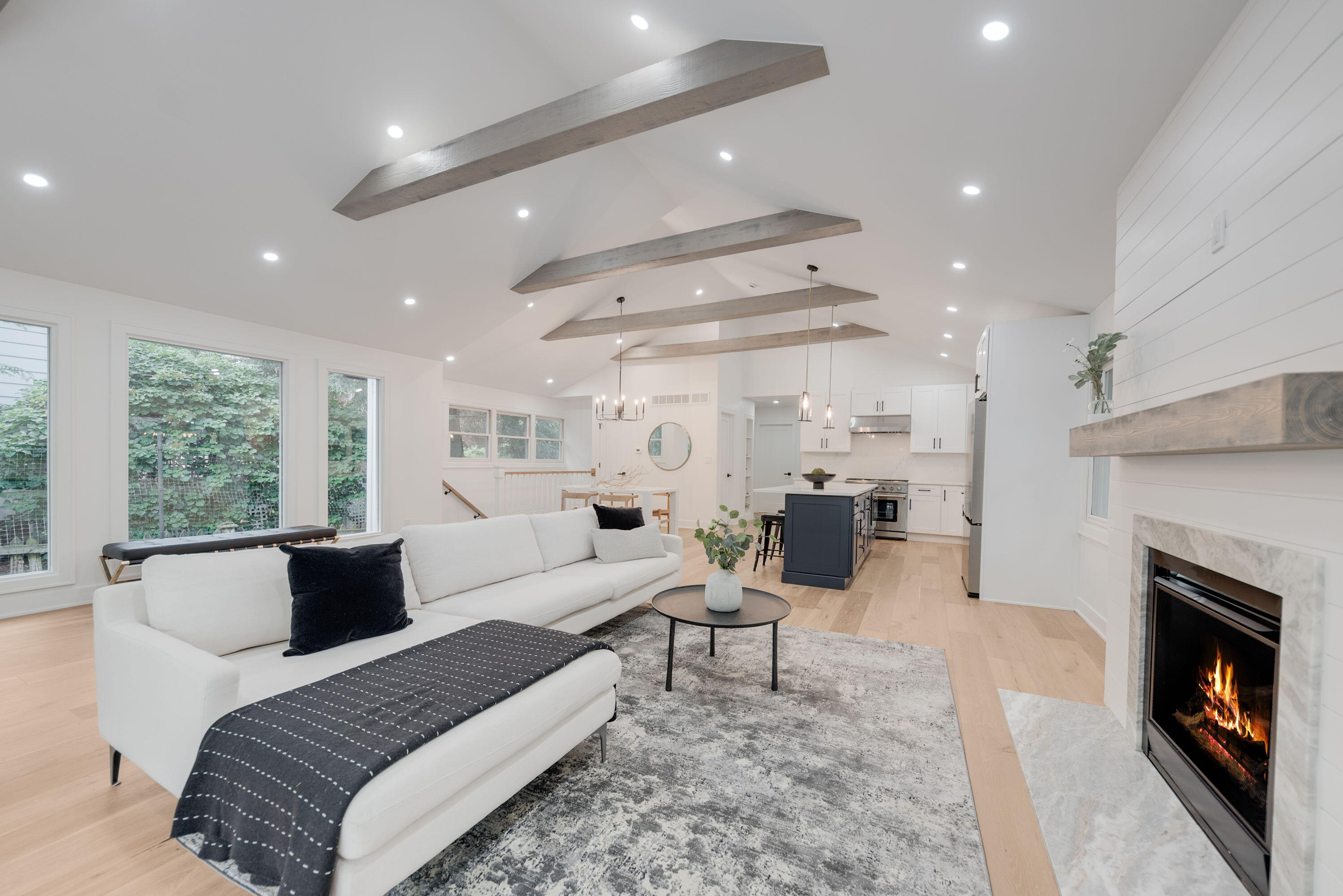 4046 Hillside Trail