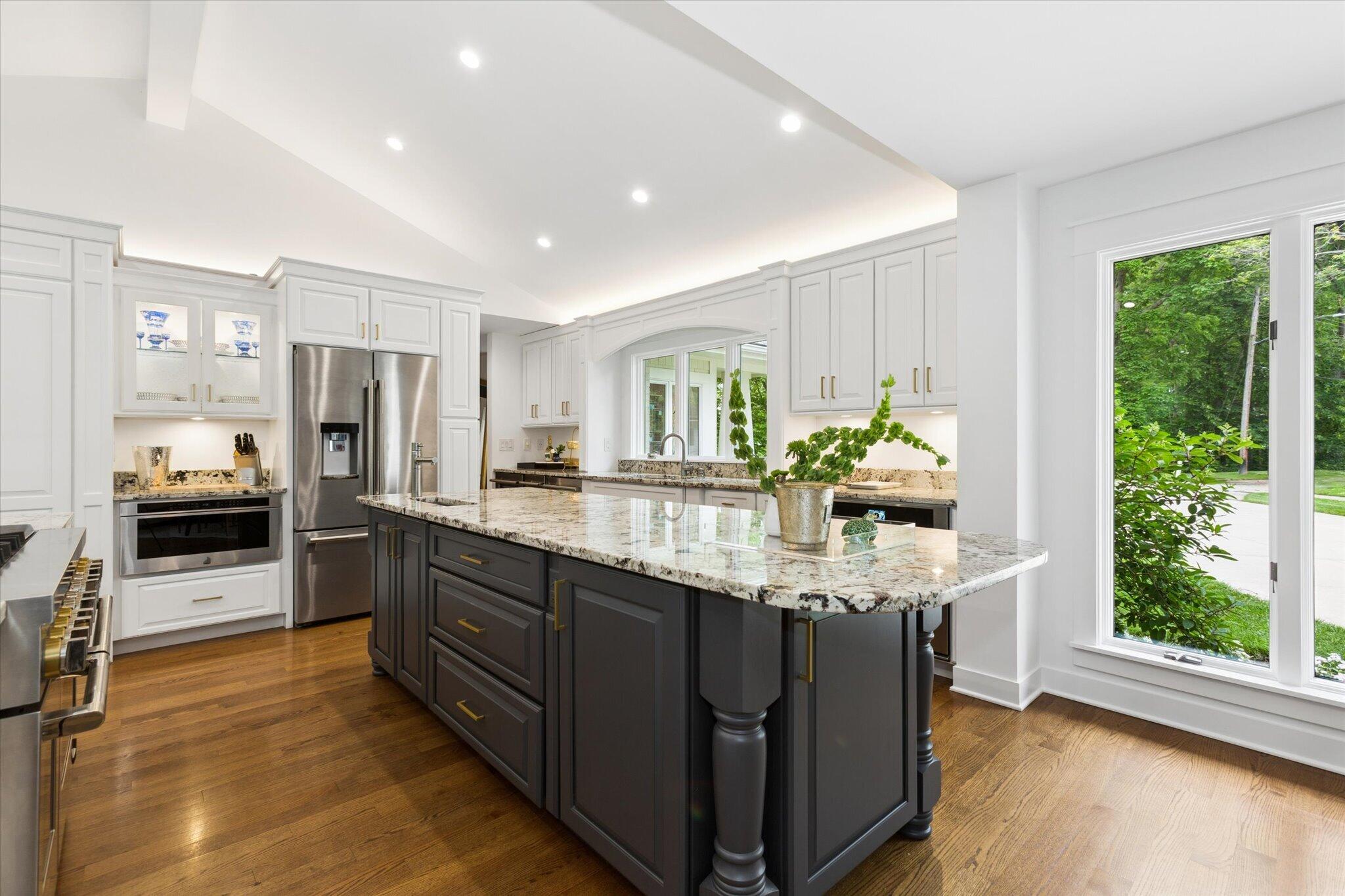 1912 Sunset Court, St. Joseph
